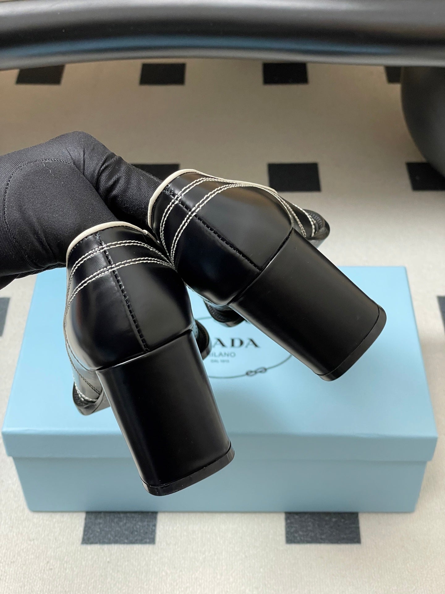 PRA 26SS Pump 70 Black White Cowhide 593843