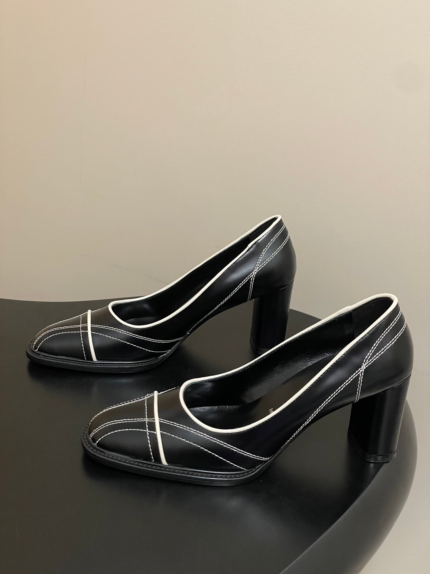 PRA 26SS Pump 70 Black White Cowhide 593843