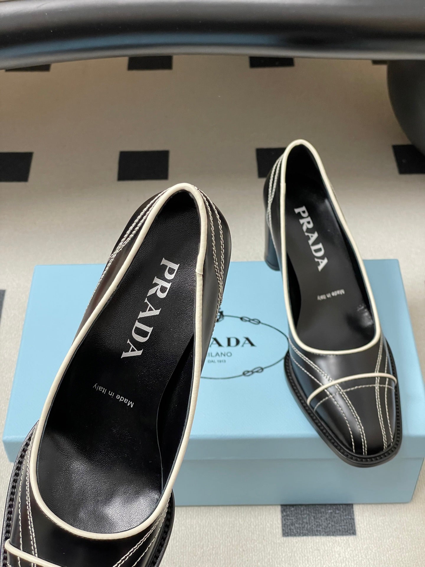 PRA 26SS Pump 70 Black White Cowhide 593843