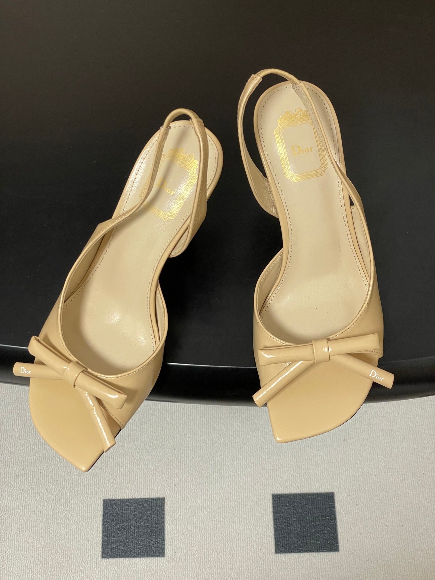 CD 26 Slingback 85 Beige Patent Leather 593607
