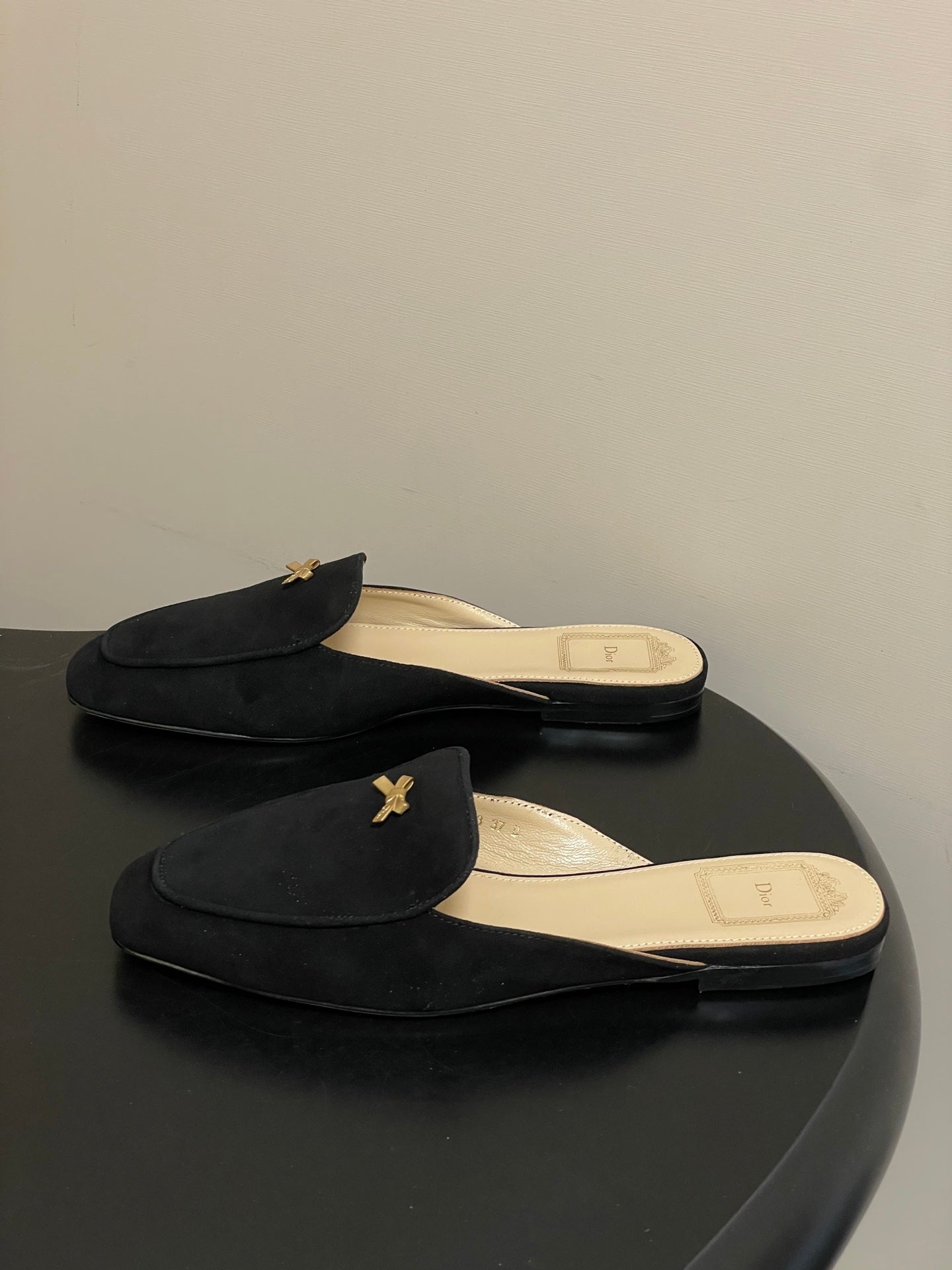 CD 26 Bow Mules Black Beige Suede Cowhide 632595
