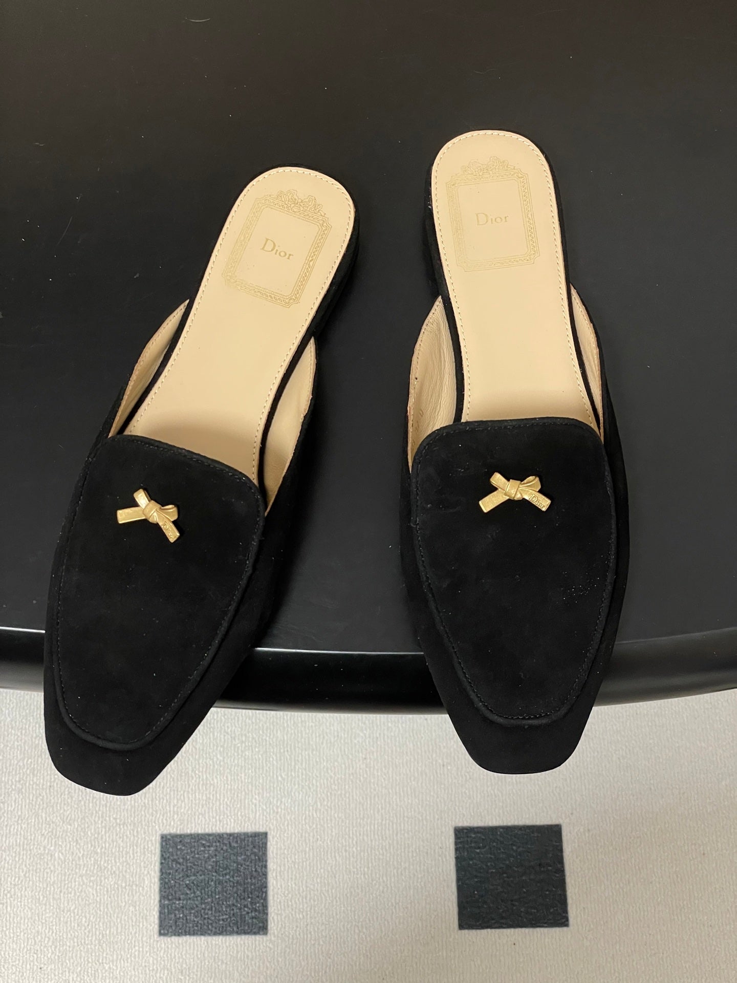 CD 26 Bow Mules Black Beige Suede Cowhide 632595