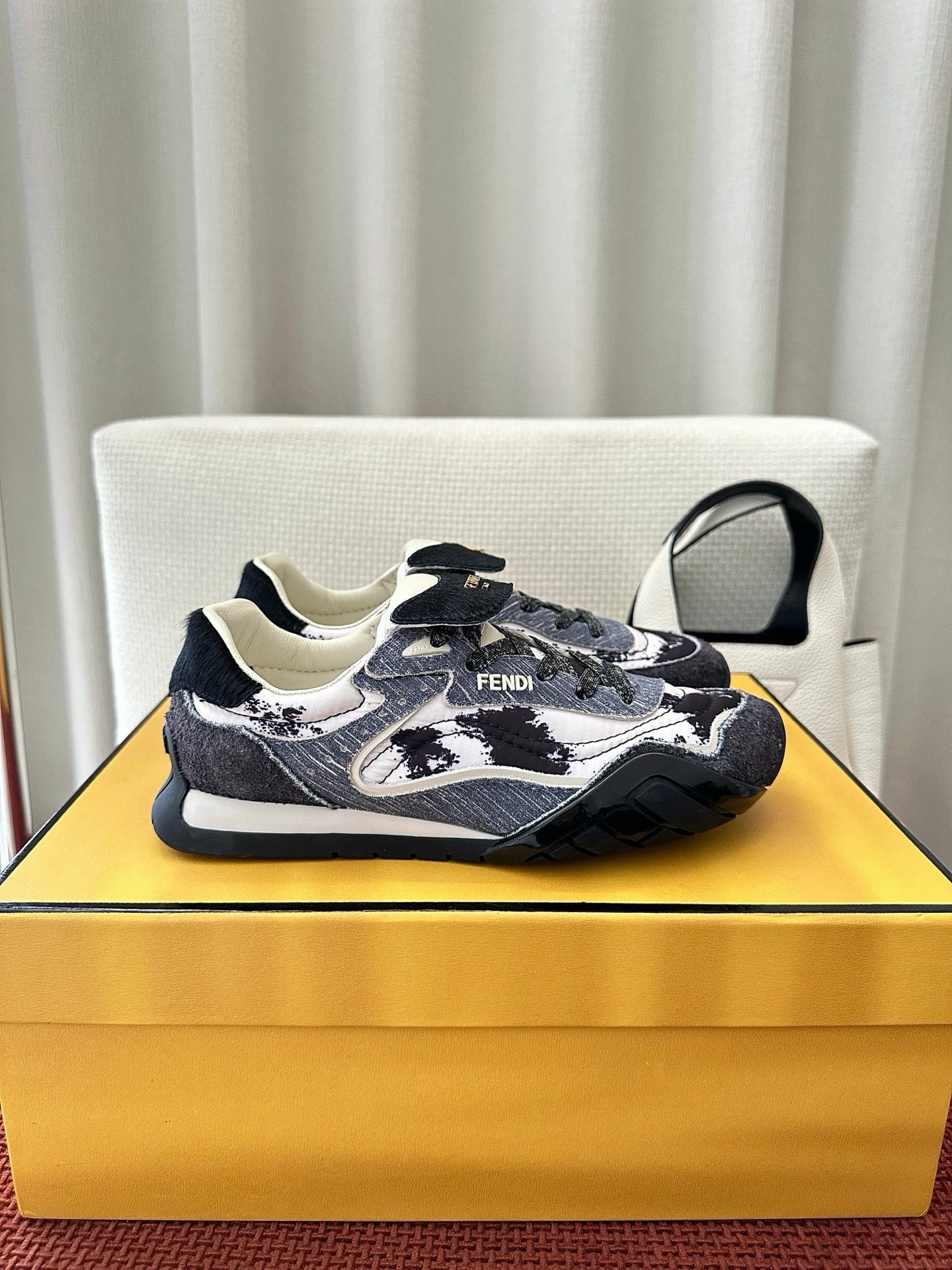 Fendi 2025 Wave Pulse Sneaker Black Gray Suede Cowhide 562136