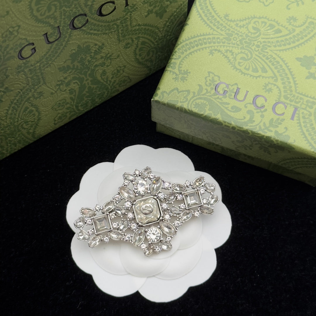 Gucci Brooch Silver 184045