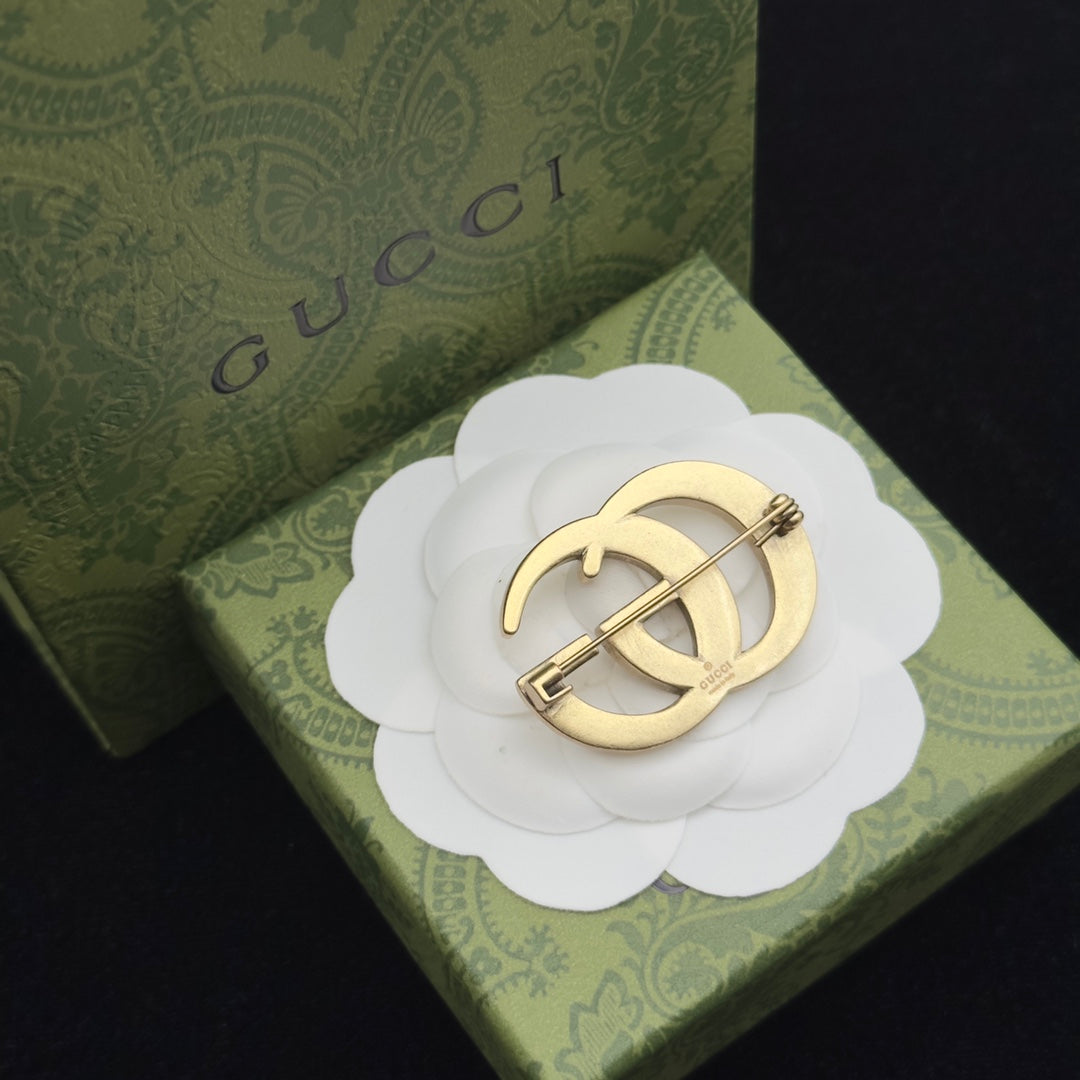 Gucci Brooch Gold 184042