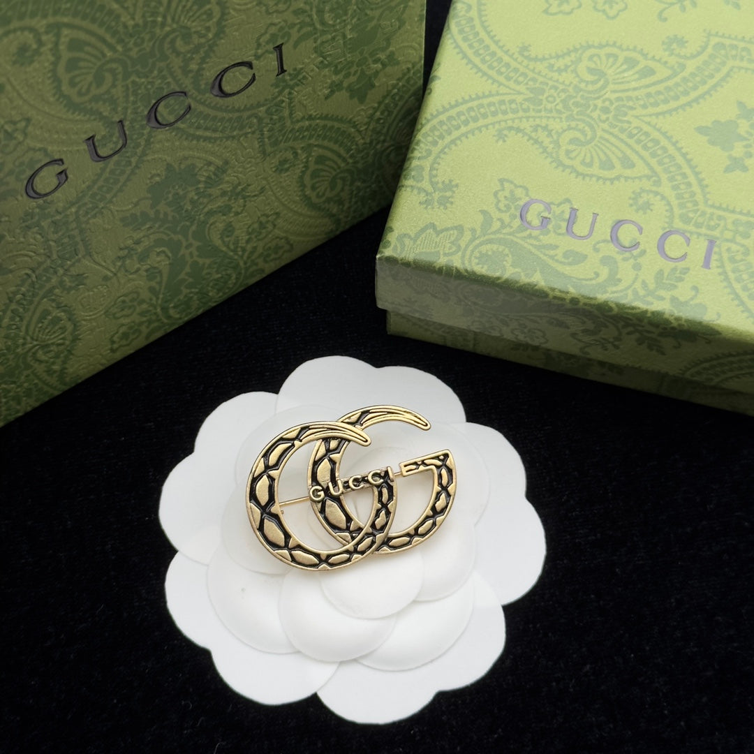 Gucci Brooch Gold 184042