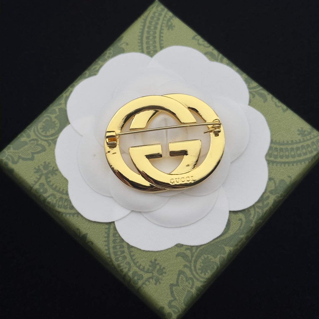 Gucci Brooch Gold 184132
