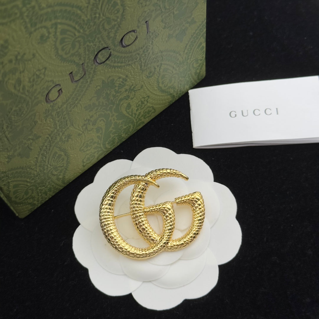 Gucci Brooch Gold 184399
