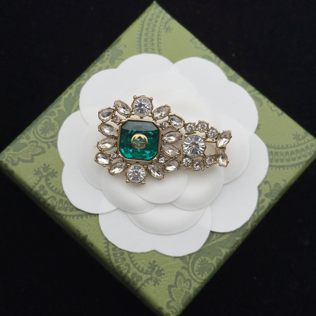 Gucci Brooch Gold 184401
