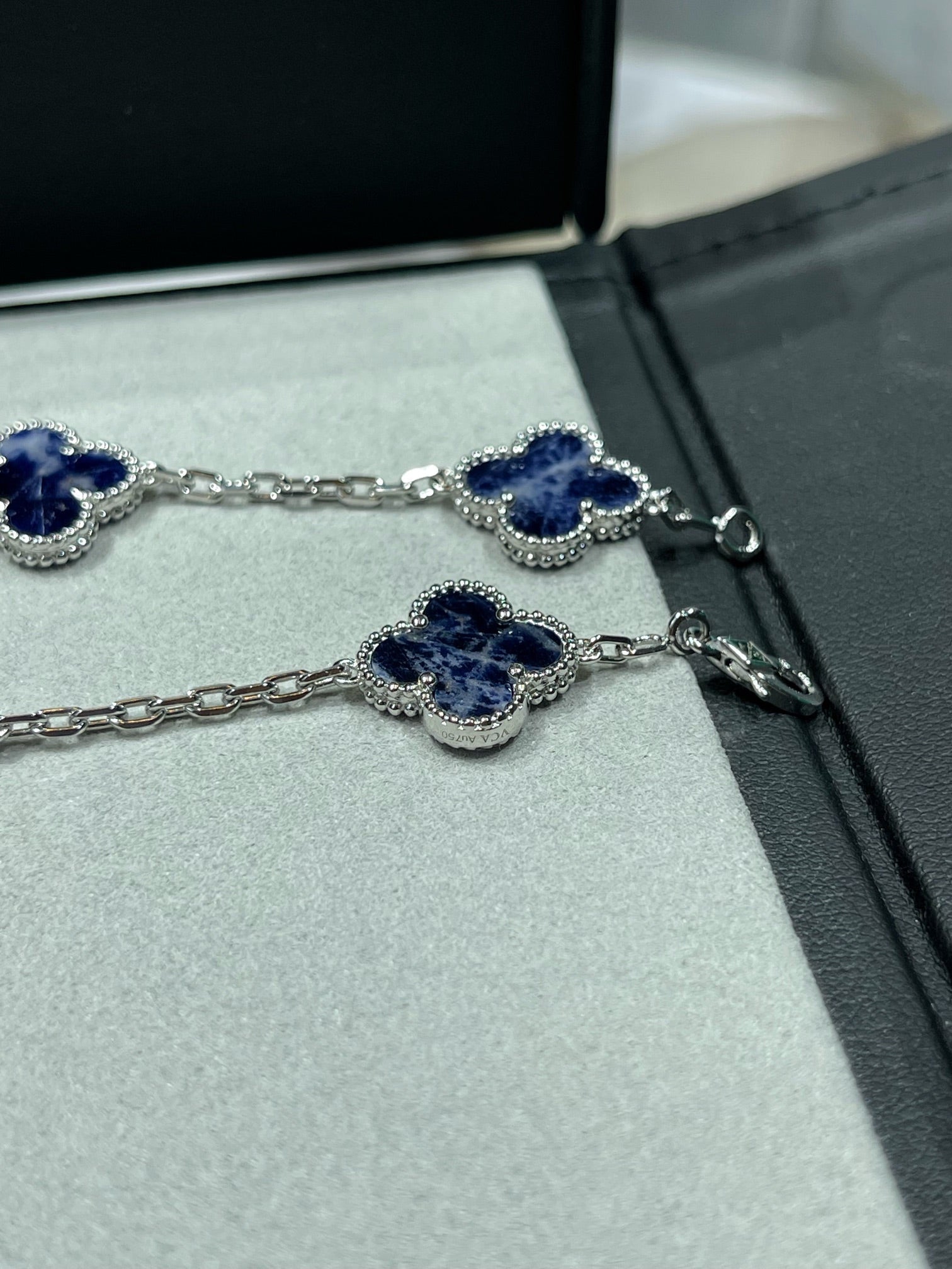 VCA Clover Deep Blue 5 Motifs Sliver Bracelet