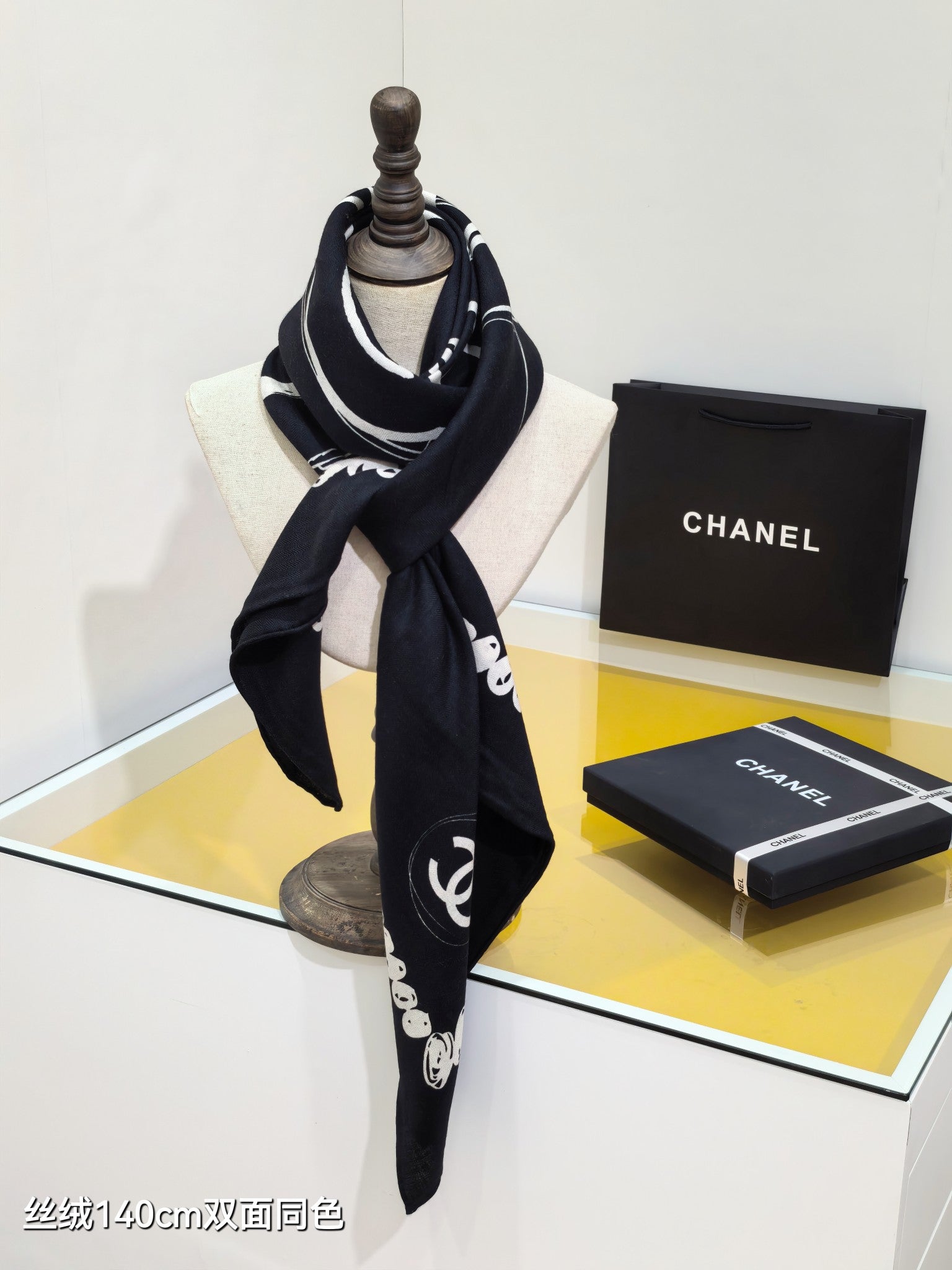 CC 25  Scarf 140CM Black Cashmere 293086