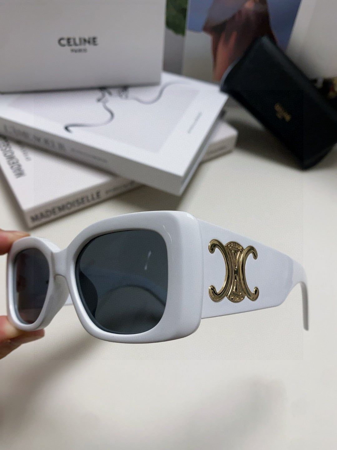 TRIOMPHE SUNGLASSES 548599 IN WHITE ACETATE