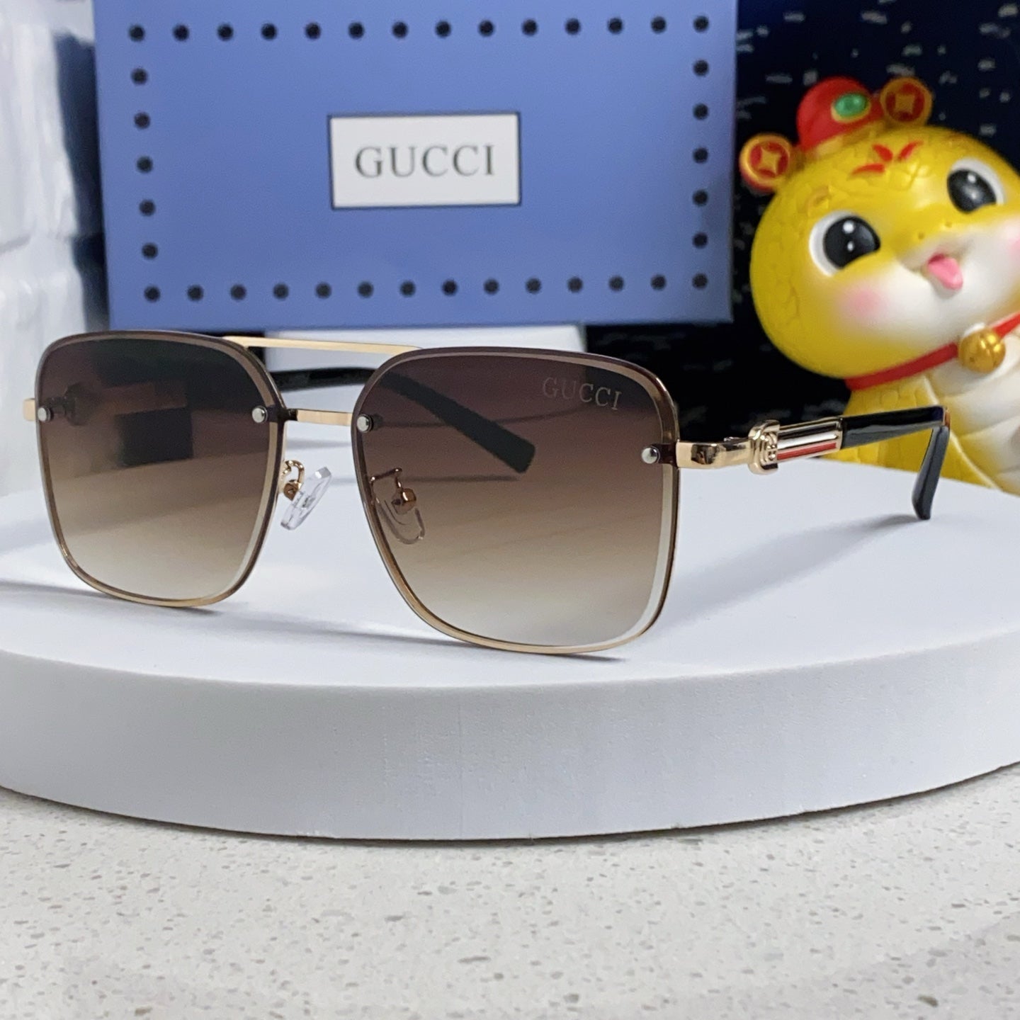 SQUARE FRAME SUNGLASSES 563175 IN METAL