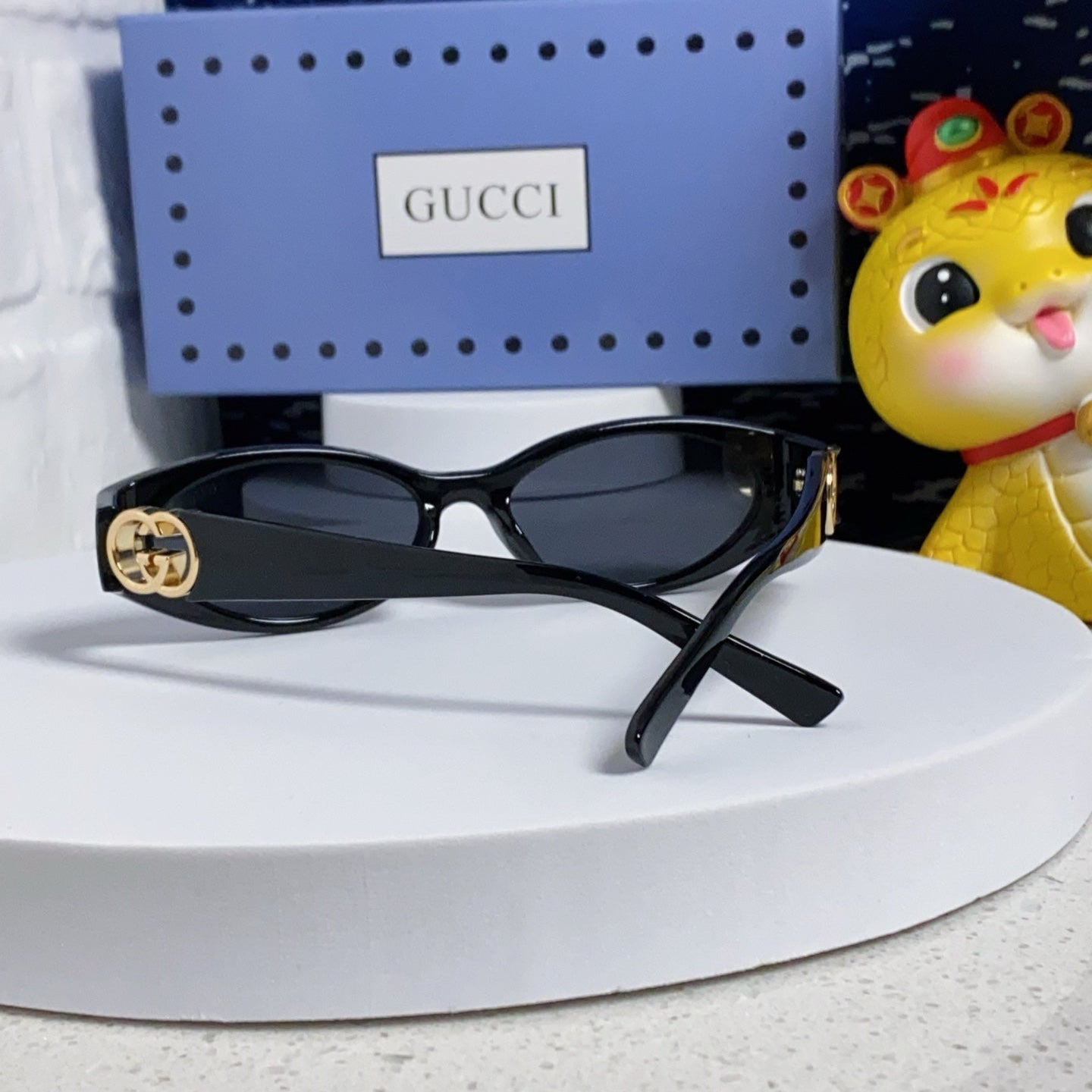 OVAL FRAME SUNGLASSES GG1662SA IN ACETATE