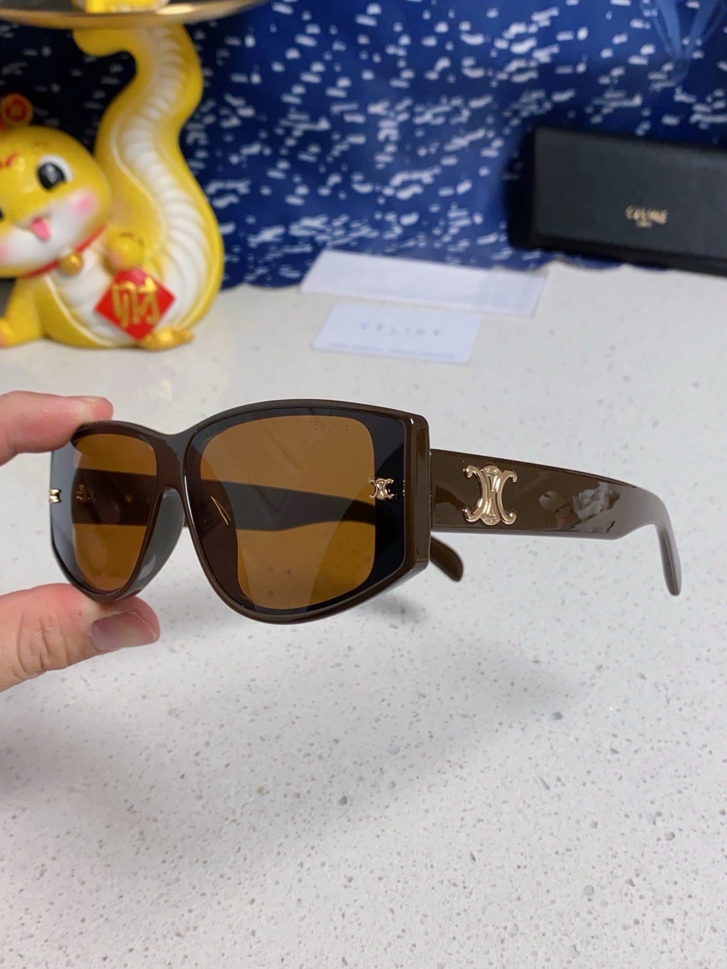 TRIOMPHE SUNGLASS 533219 IN CARAMEL ACETATE