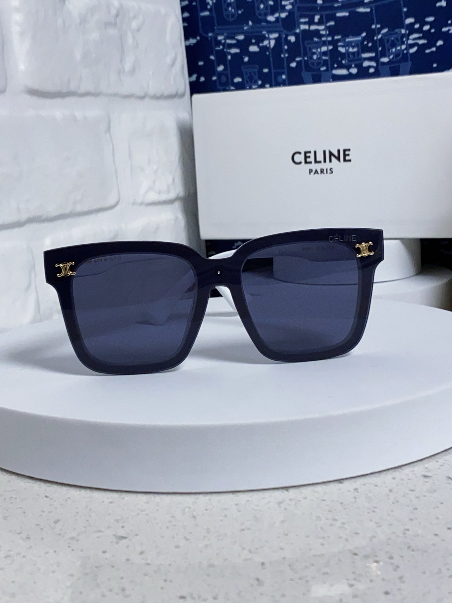 TRIOMPHE SUNGLASSES 548635 IN WHITE ACETATE