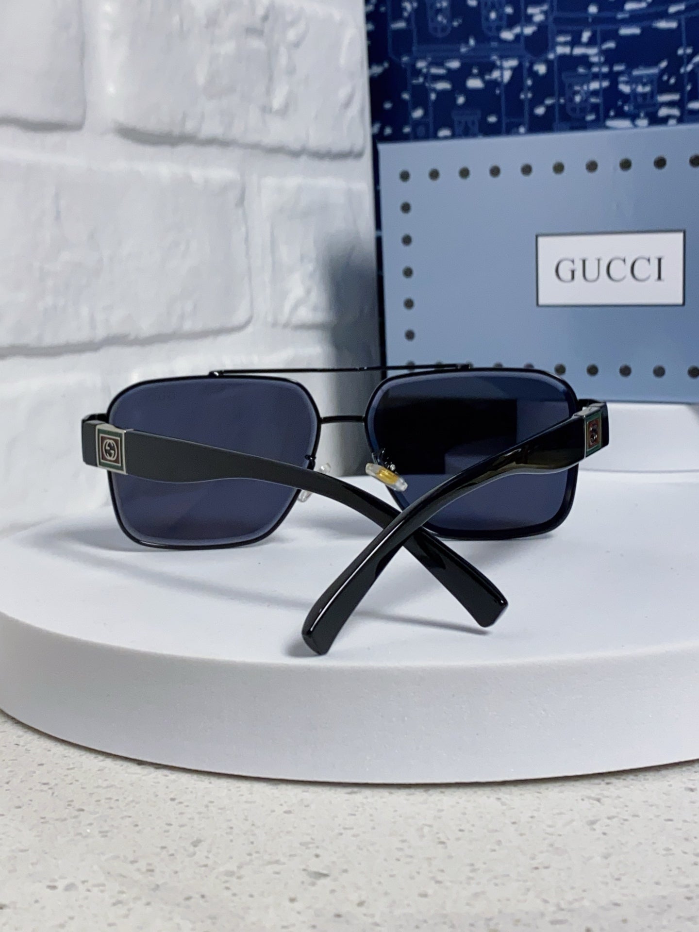 SQUARE FRAME SUNGLASSES 576906 IN METAL