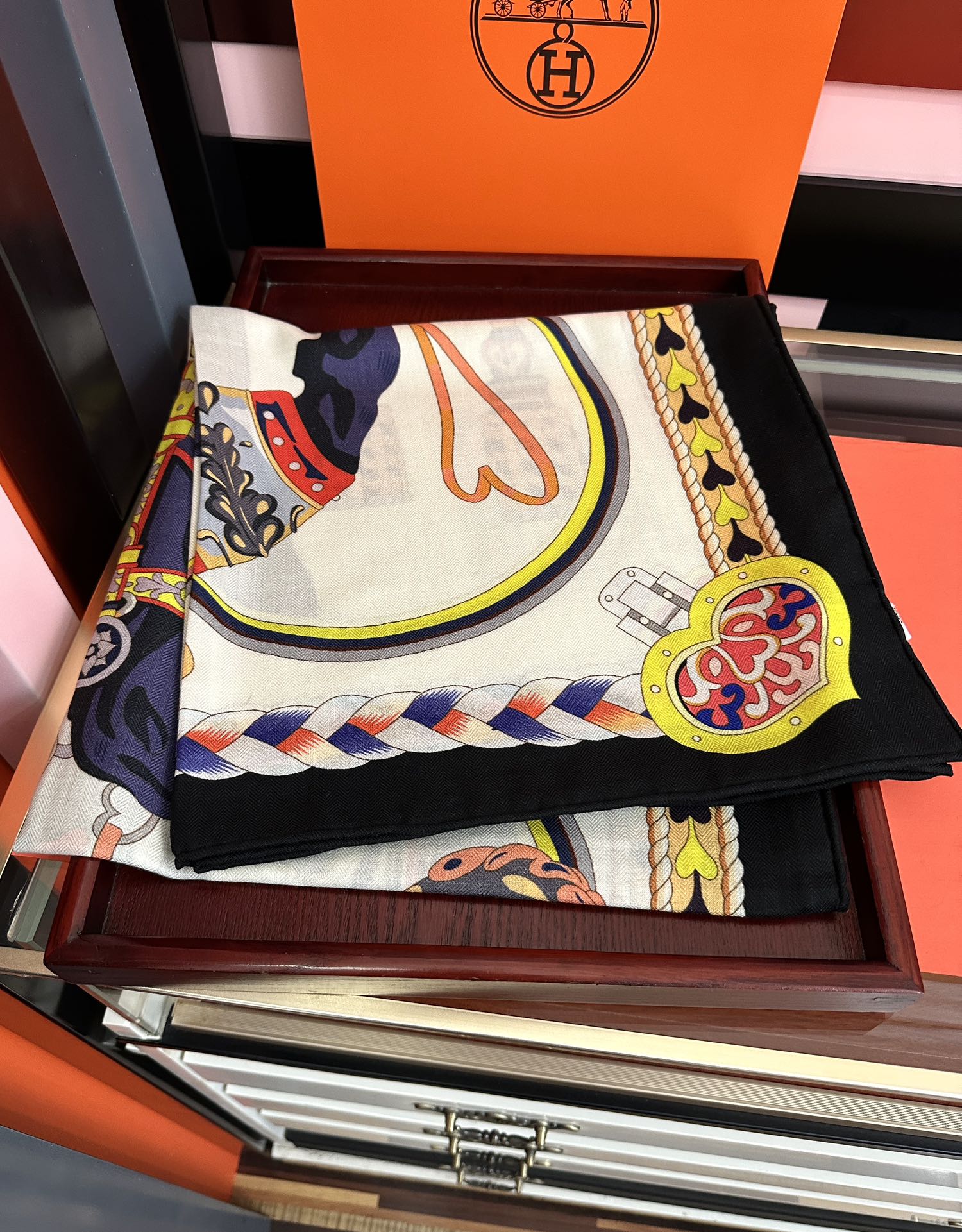 HM 25s Scarf 140cm Purple Beige Cashmere Silk 965622