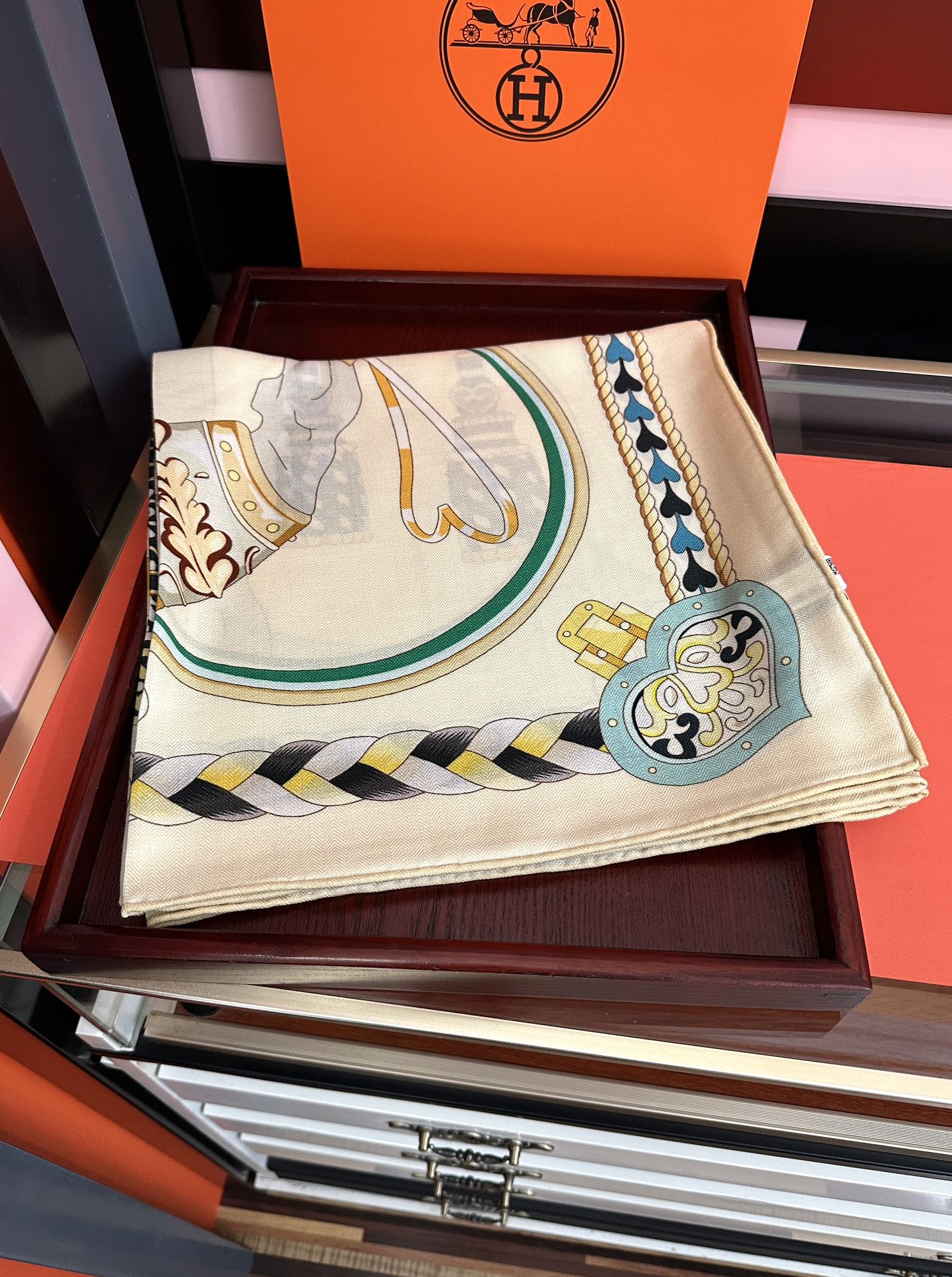 HM 25s Scarf 140cm Beige Blue Cashmere Silk 965624