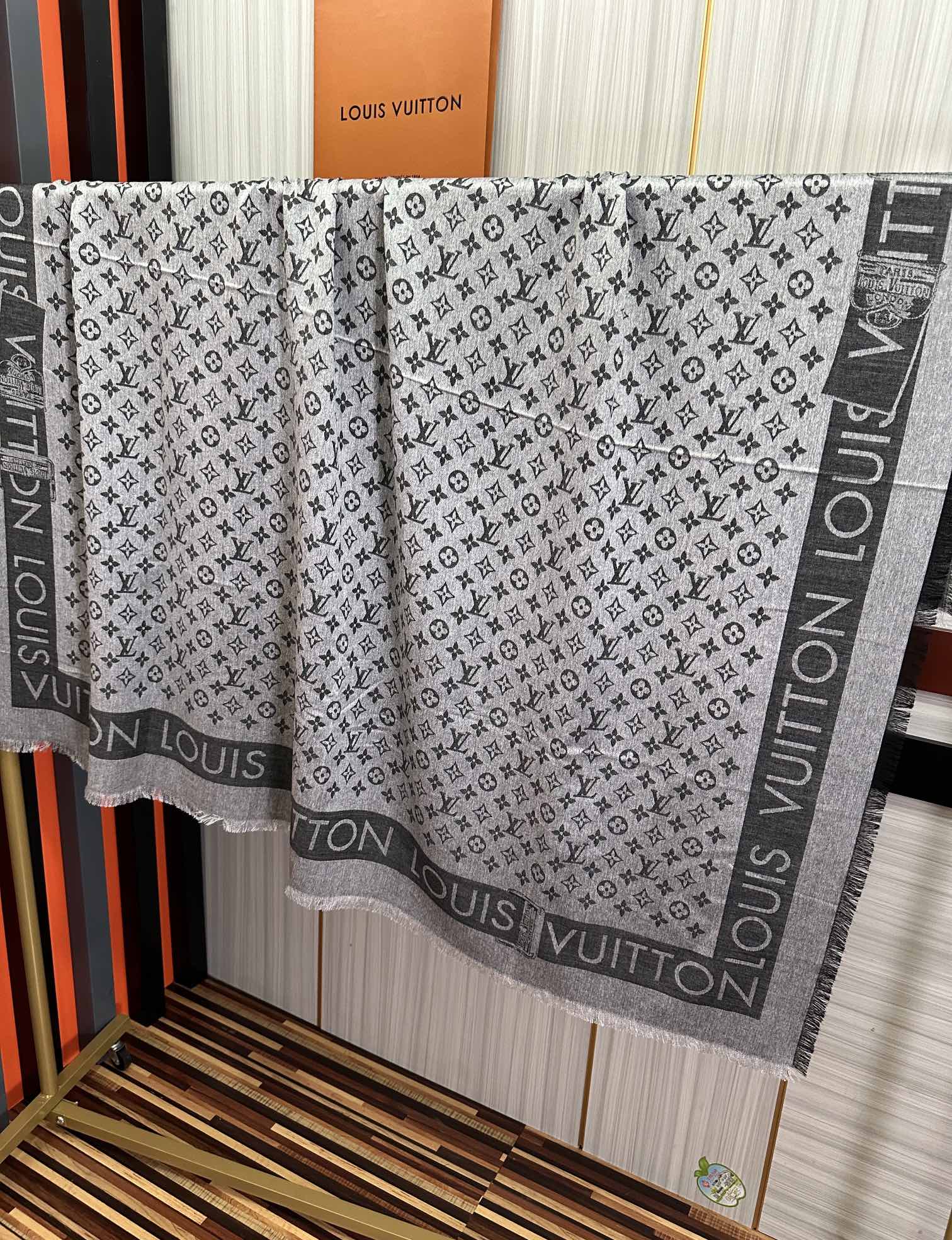 LV  Long Scarf 140cm Black Gray Cashmere 967310