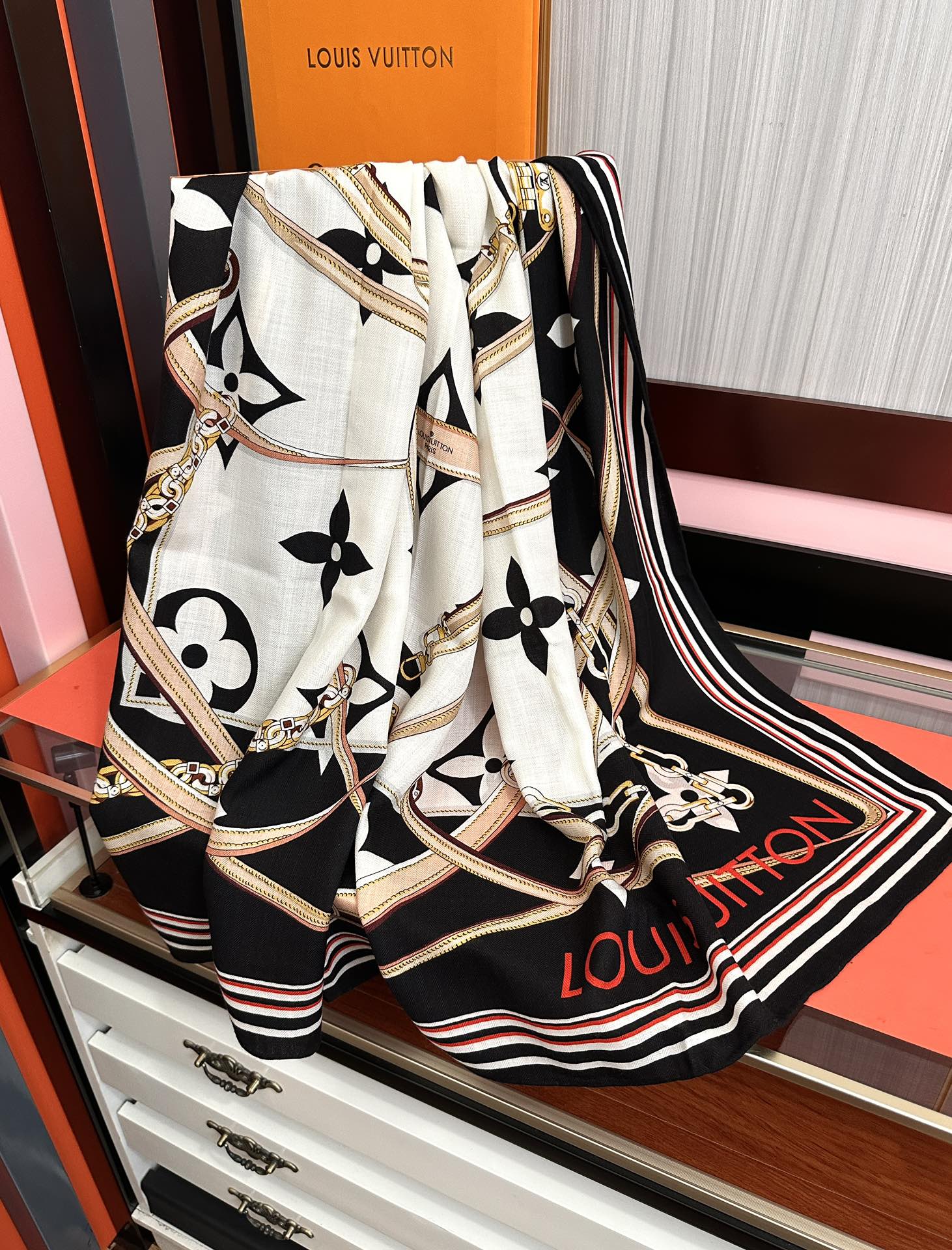 LV Scarf 140cm Black Beige White Silk Cashmere 968683