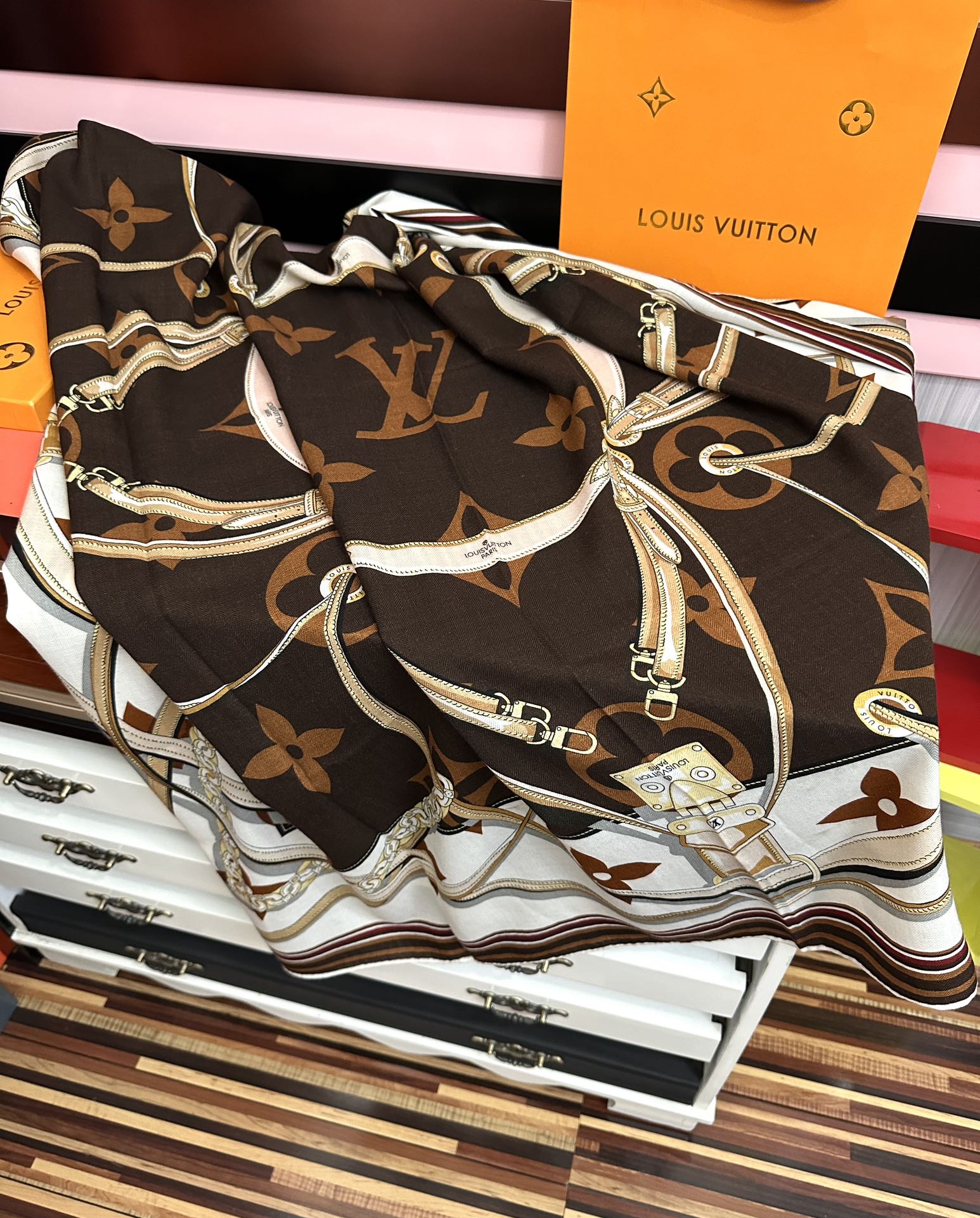 LV Scarf 140cm White Brown Beige Silk Cashmere 968684