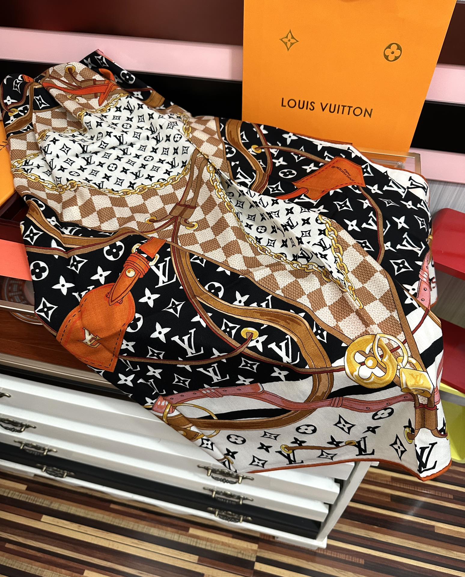 LV Scarf 140cm Black White Brown Silk Cashmere 968685