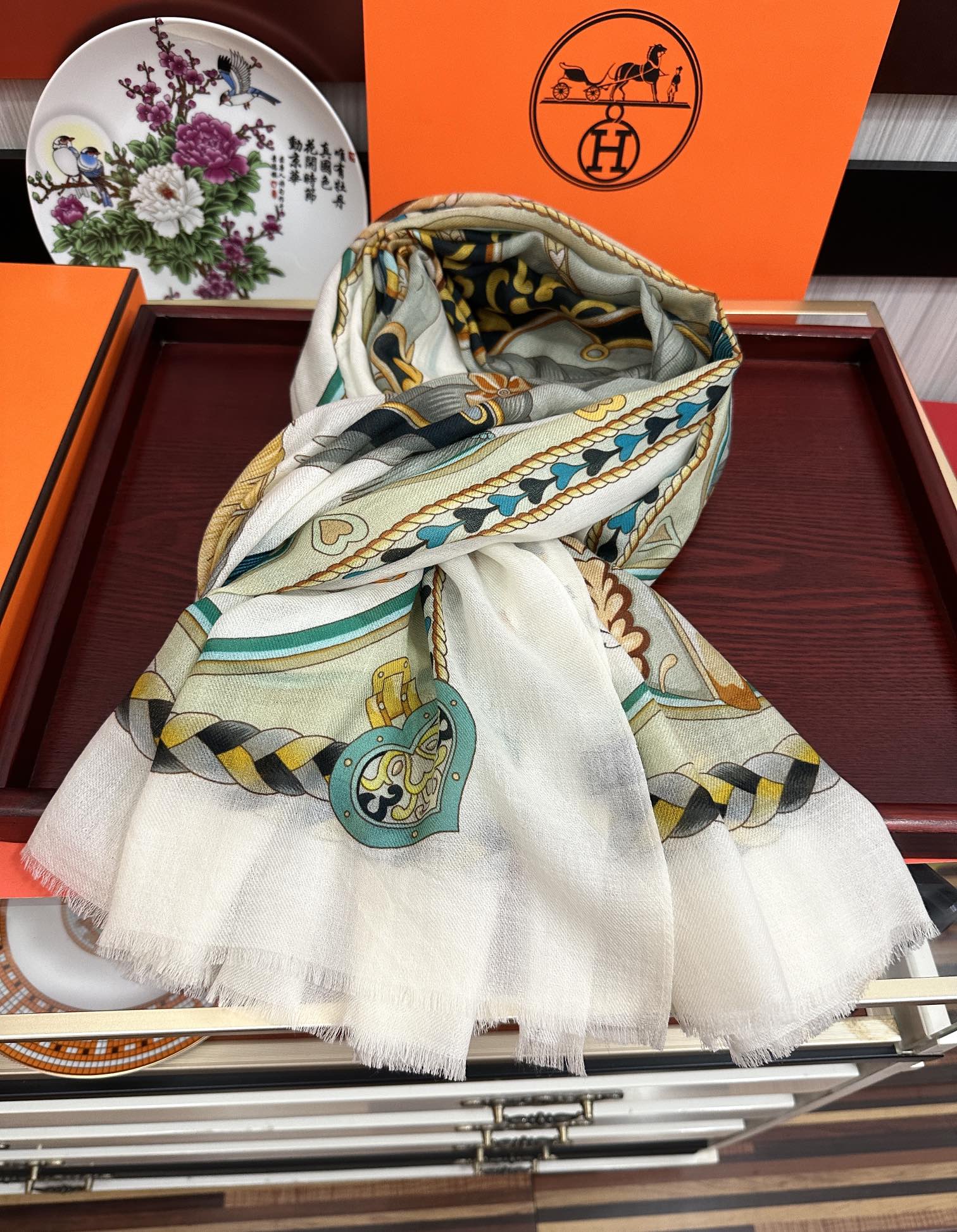 HM 25s Scarf 200cm White Beige Blue  Cashmere 976425