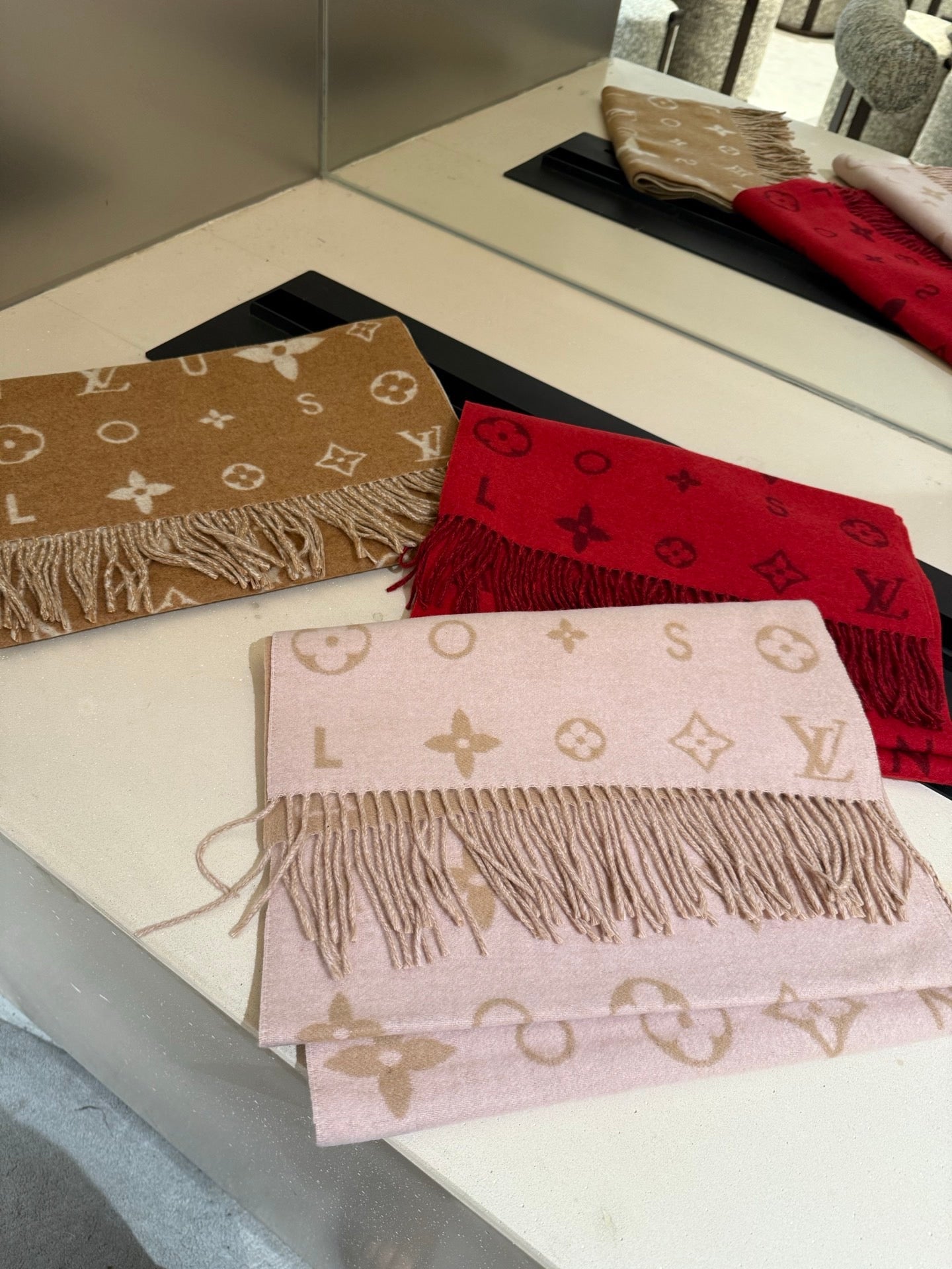 LV Reykjavik Scarf 220cm Brown Beige Cashmere 967214