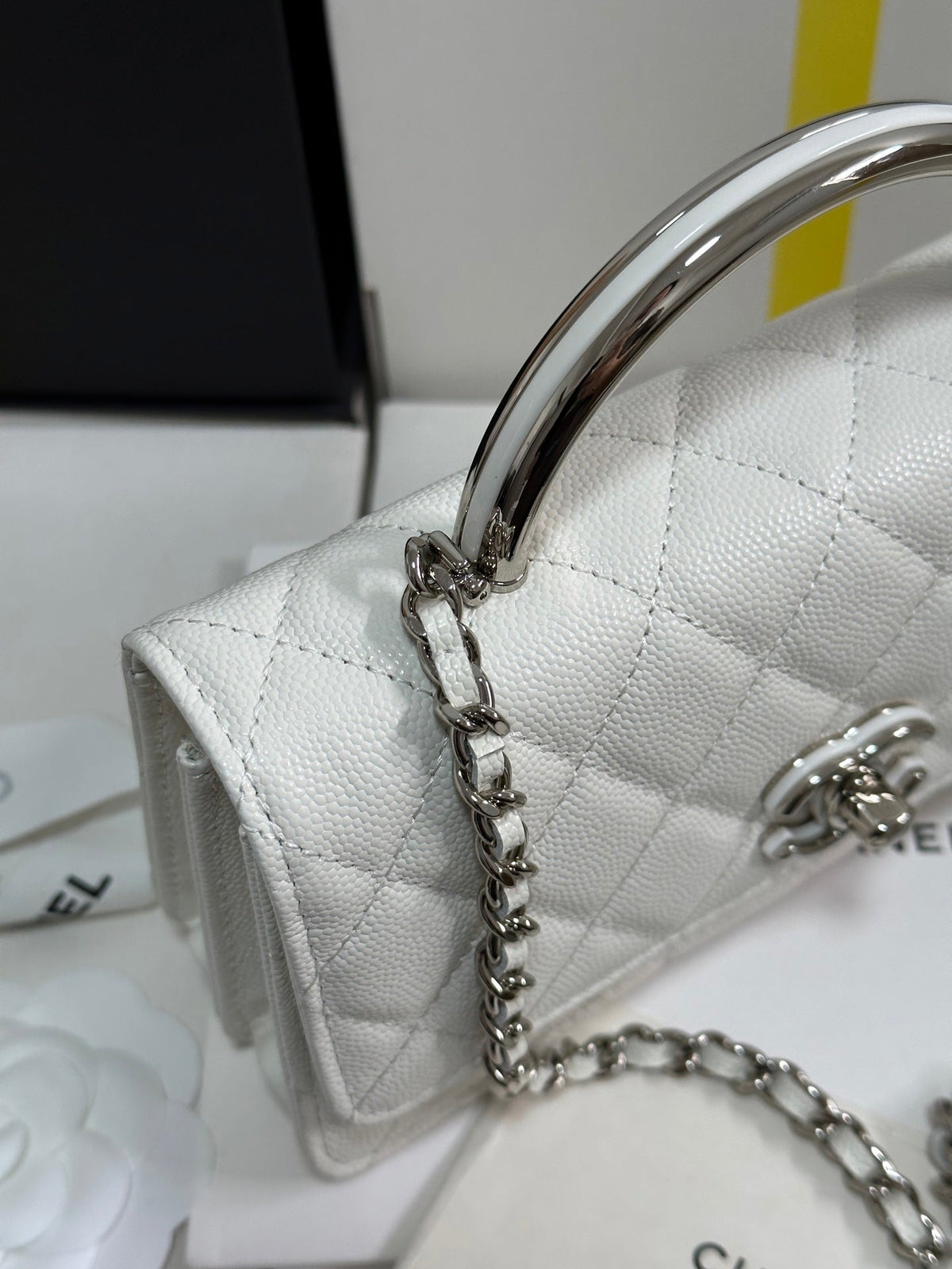 CC 25P Wallet Woc Handle 17cm White Leather Silver Hardware 243442