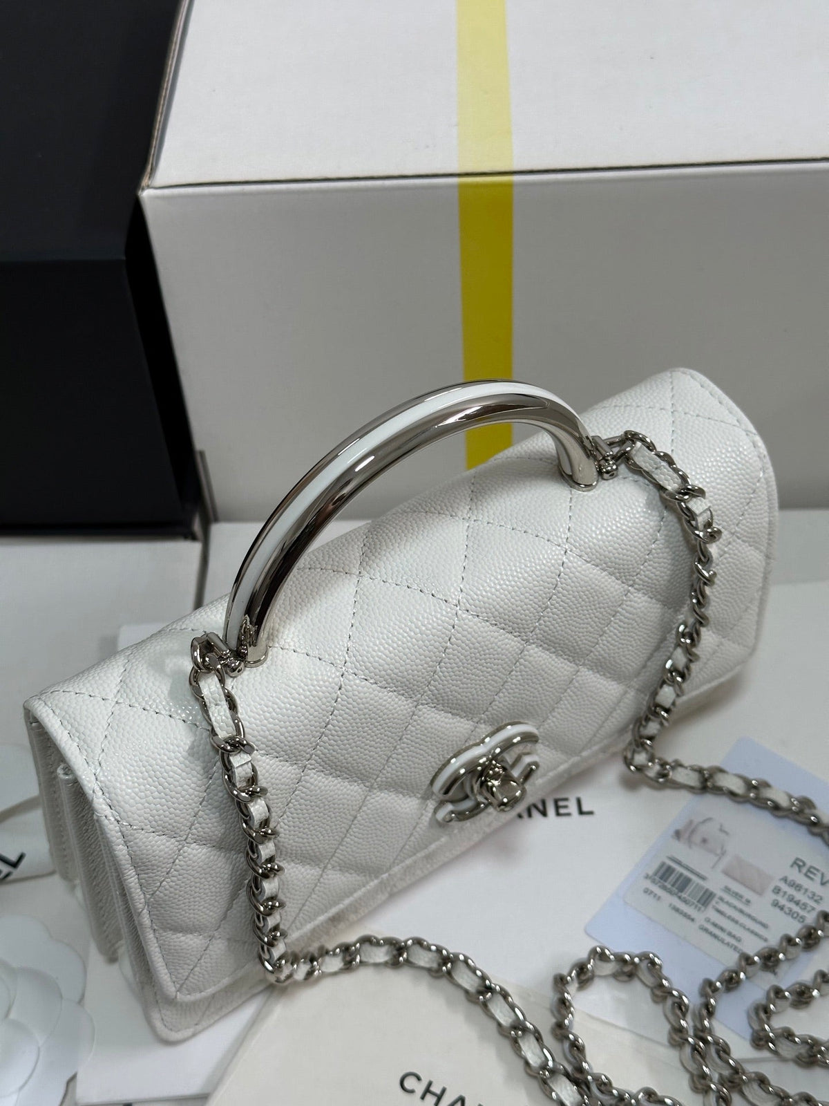 CC 25P Wallet Woc Handle 17cm White Leather Silver Hardware 243442