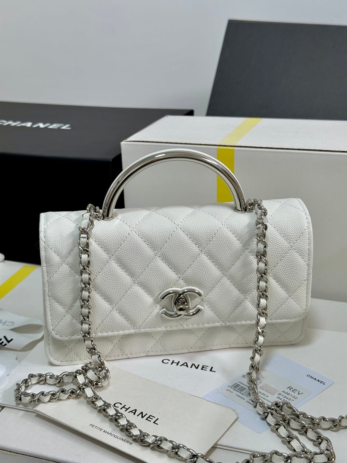 CC 25P Wallet Woc Handle 17cm White Leather Silver Hardware 243442
