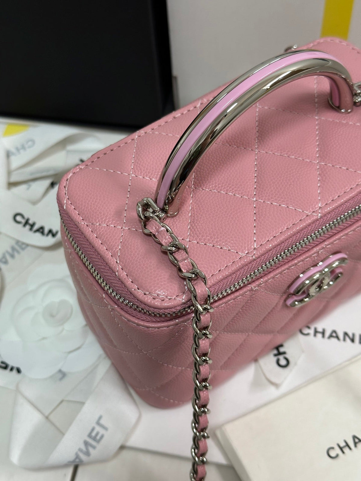 CC 25P Vanity Case 17cm Pink Pastel Leather Silver Hardware 243463