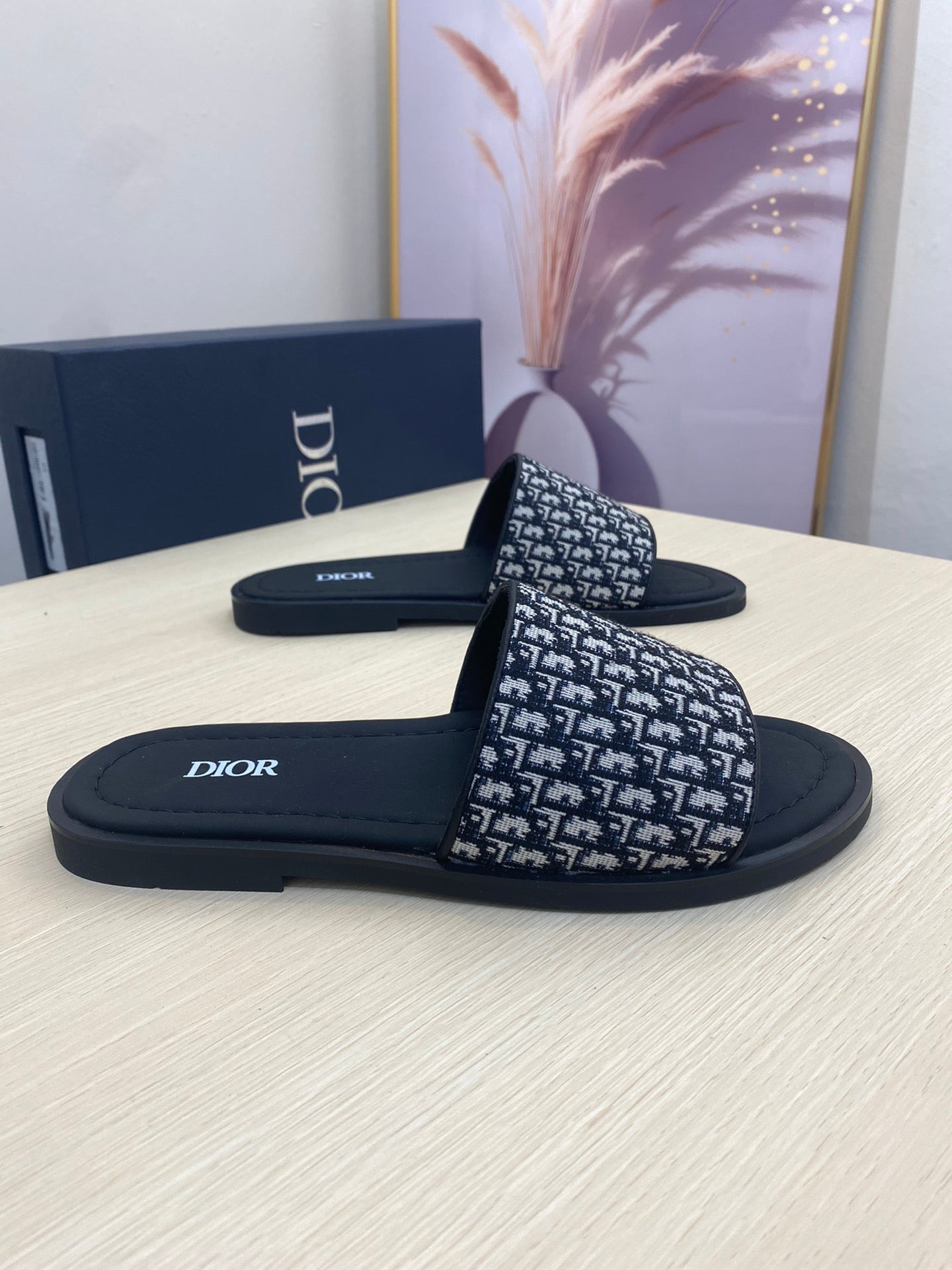CD SLIDE ALIDAS SLIPPER BLACK AND WHITE JACQUARD