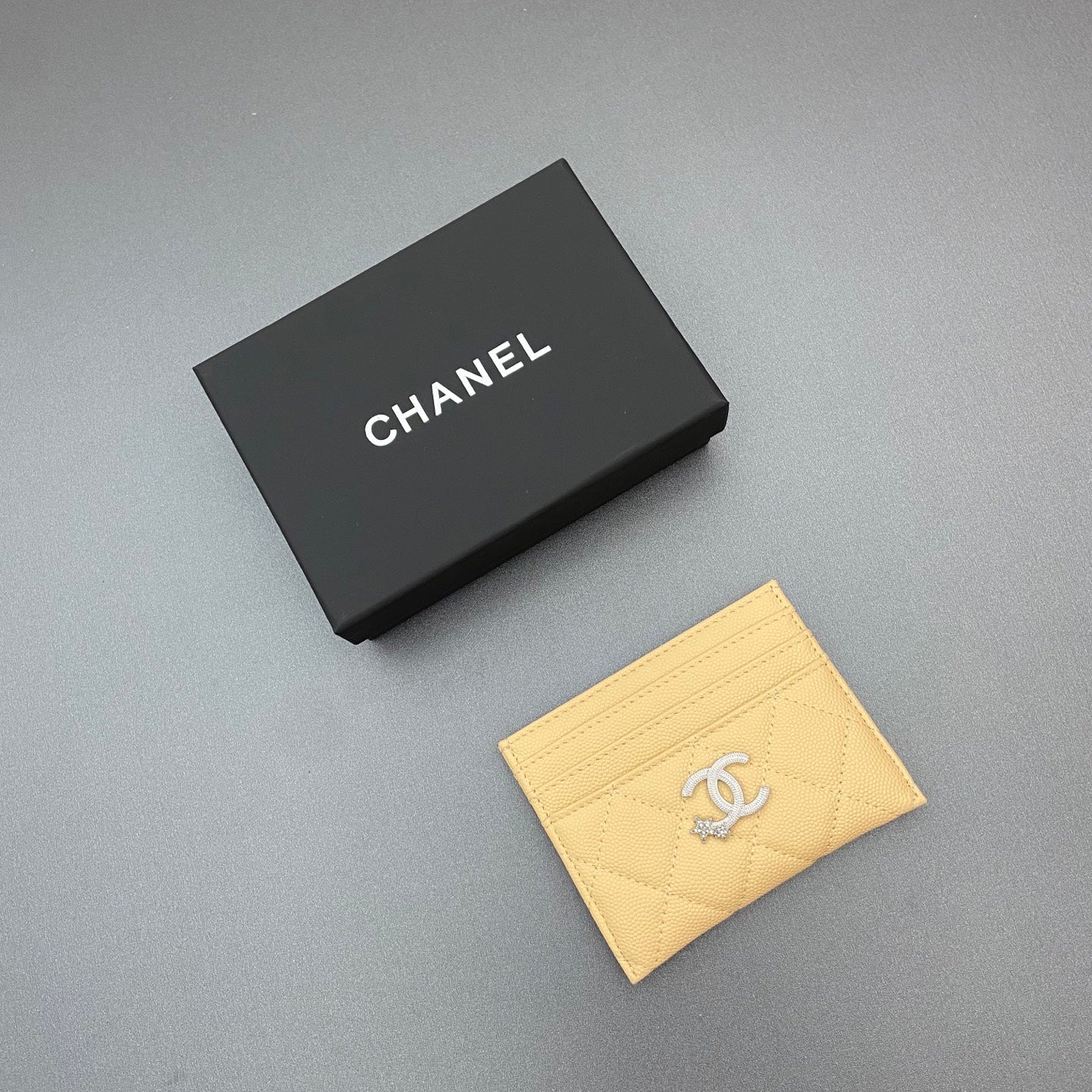 Chanel 25 Card Holder With Star Logo 11cm Grained Calfskin 325086