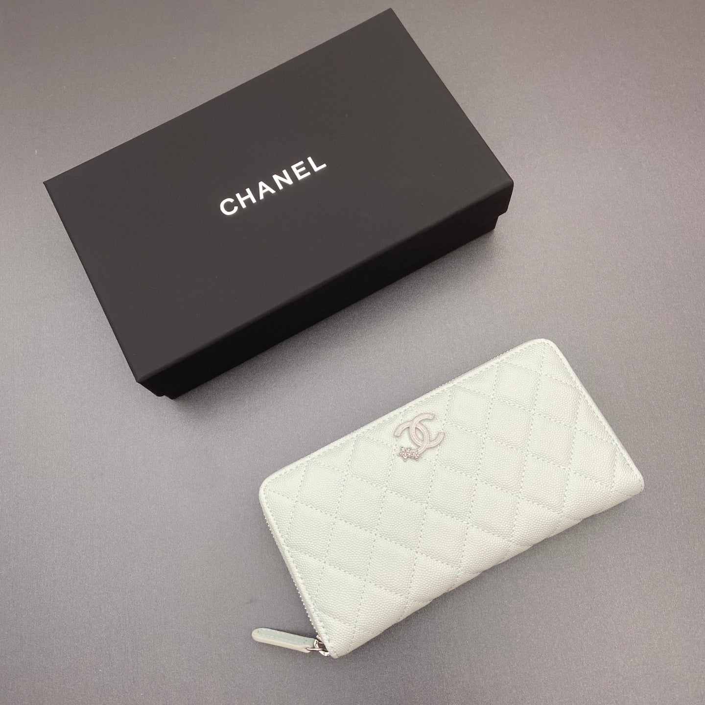 Chanel 25 Long Zipped Wallet With Star Logo 19cm Grained Calfskin 325084