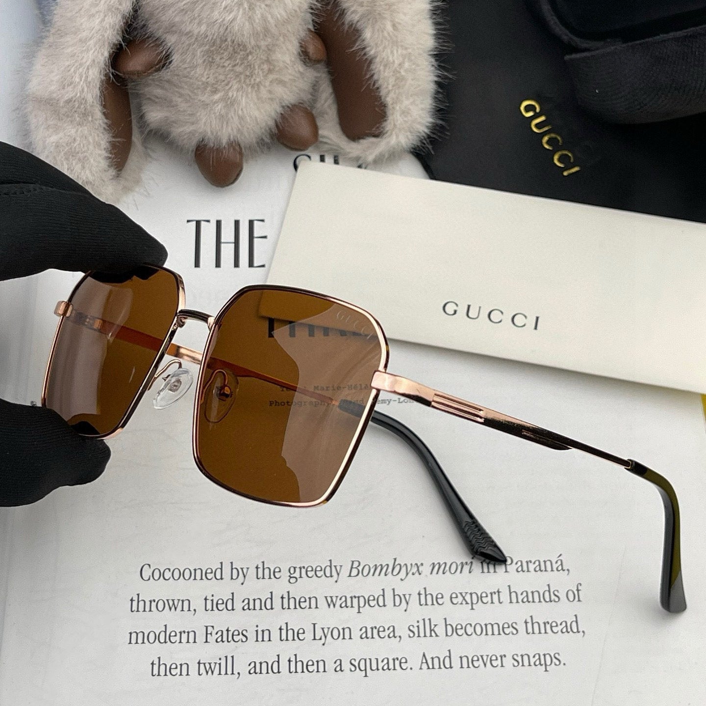 SQUARE FRAME SUNGLASSES 563171 IN METAL