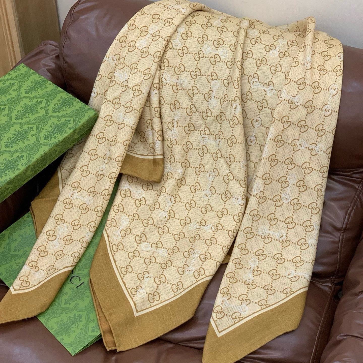 GG Classic 135CM Beige Tan Cashmere 287698