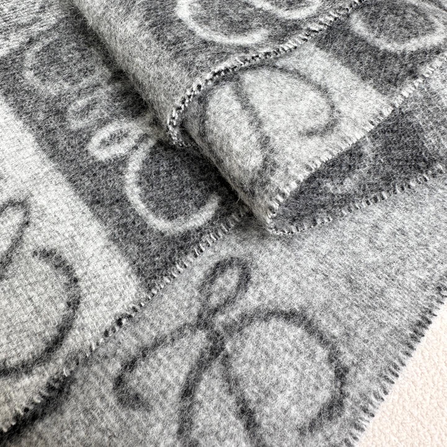 Loewe Scarf 180CM  Black Gray Wool Cashmere 968612