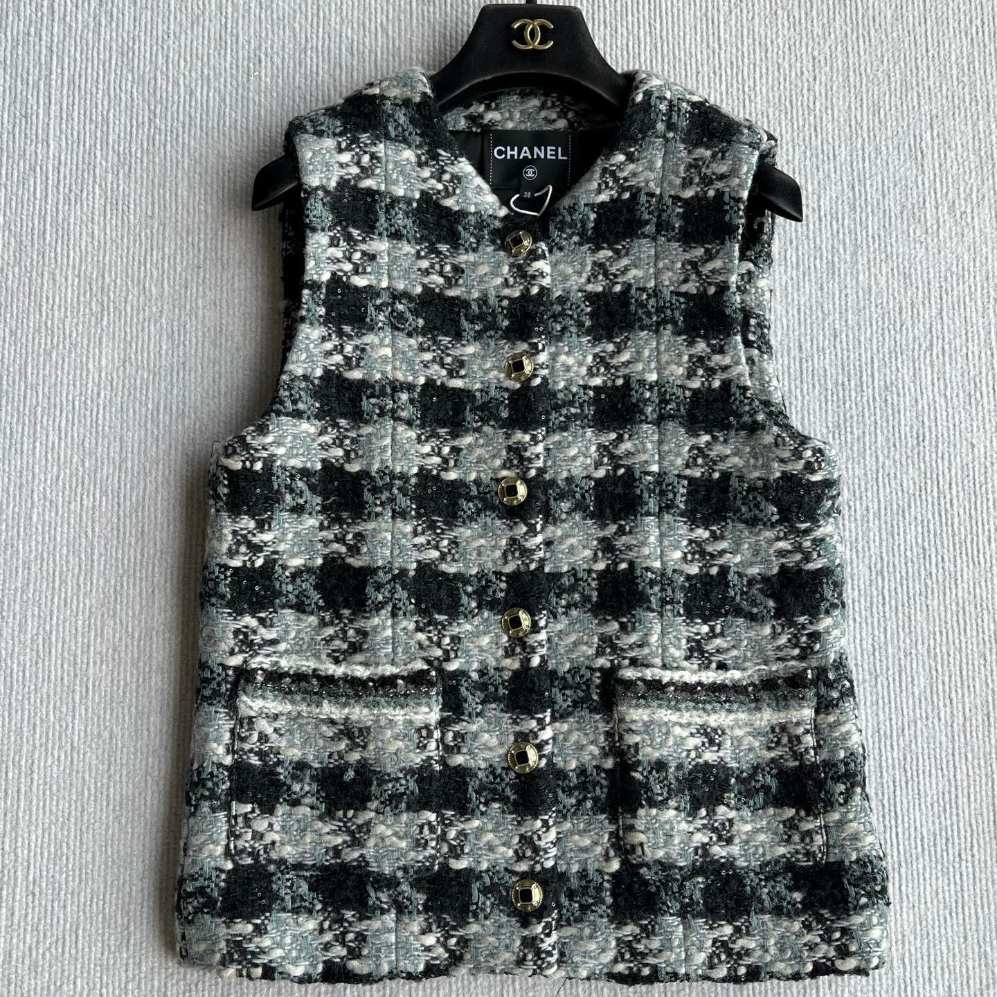 Chanel 2025 Plaid Tweed Vest Jacket Black Wool Polyester 325379