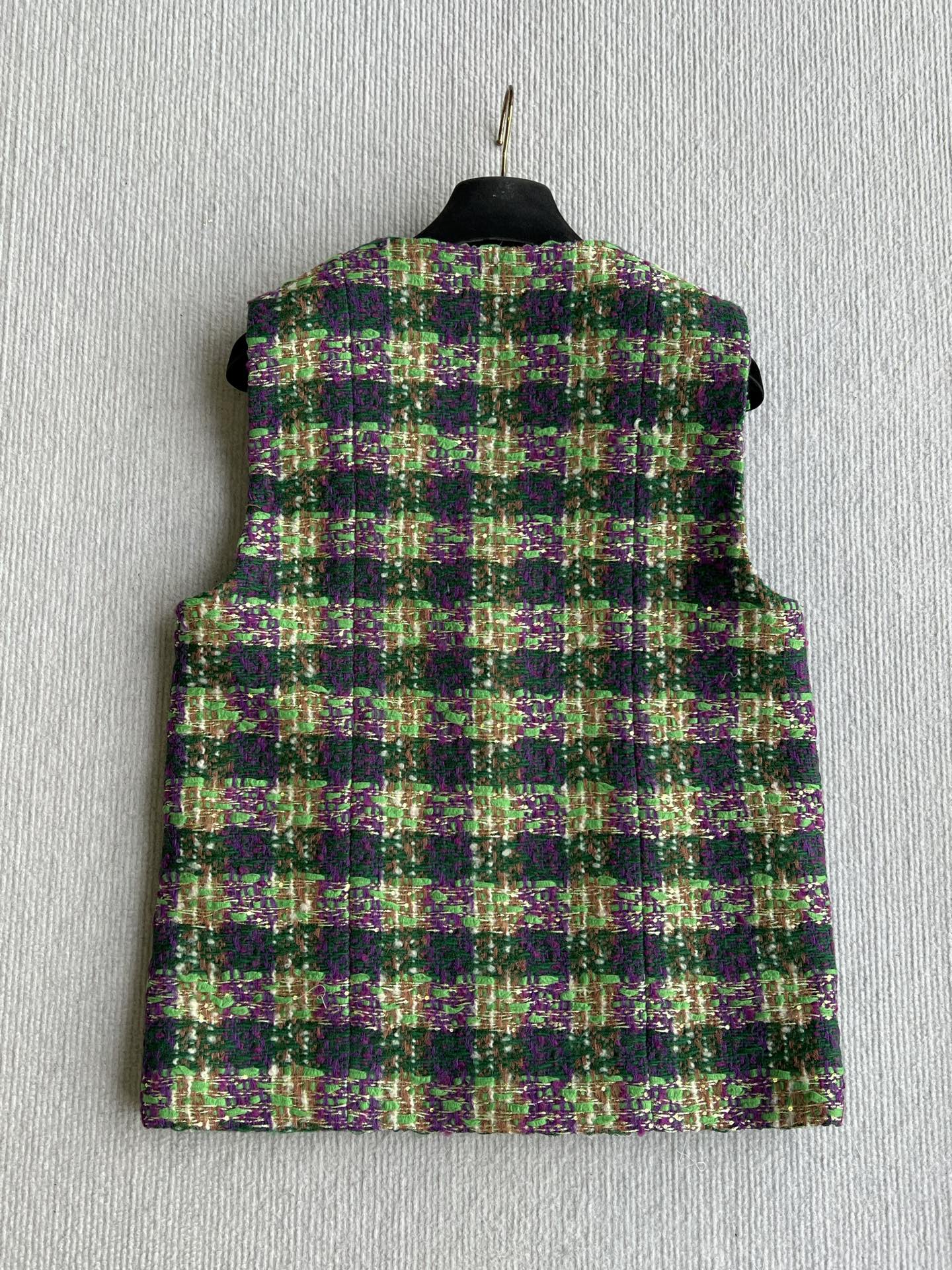 Chanel 2025 Plaid Tweed Vest Jacket Green Wool Polyester 325377