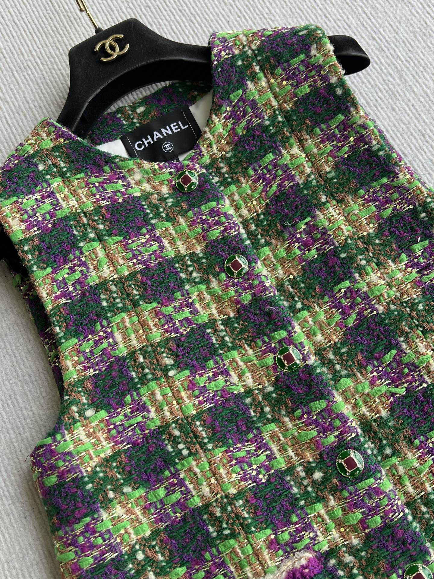 Chanel 2025 Plaid Tweed Vest Jacket Green Wool Polyester 325377