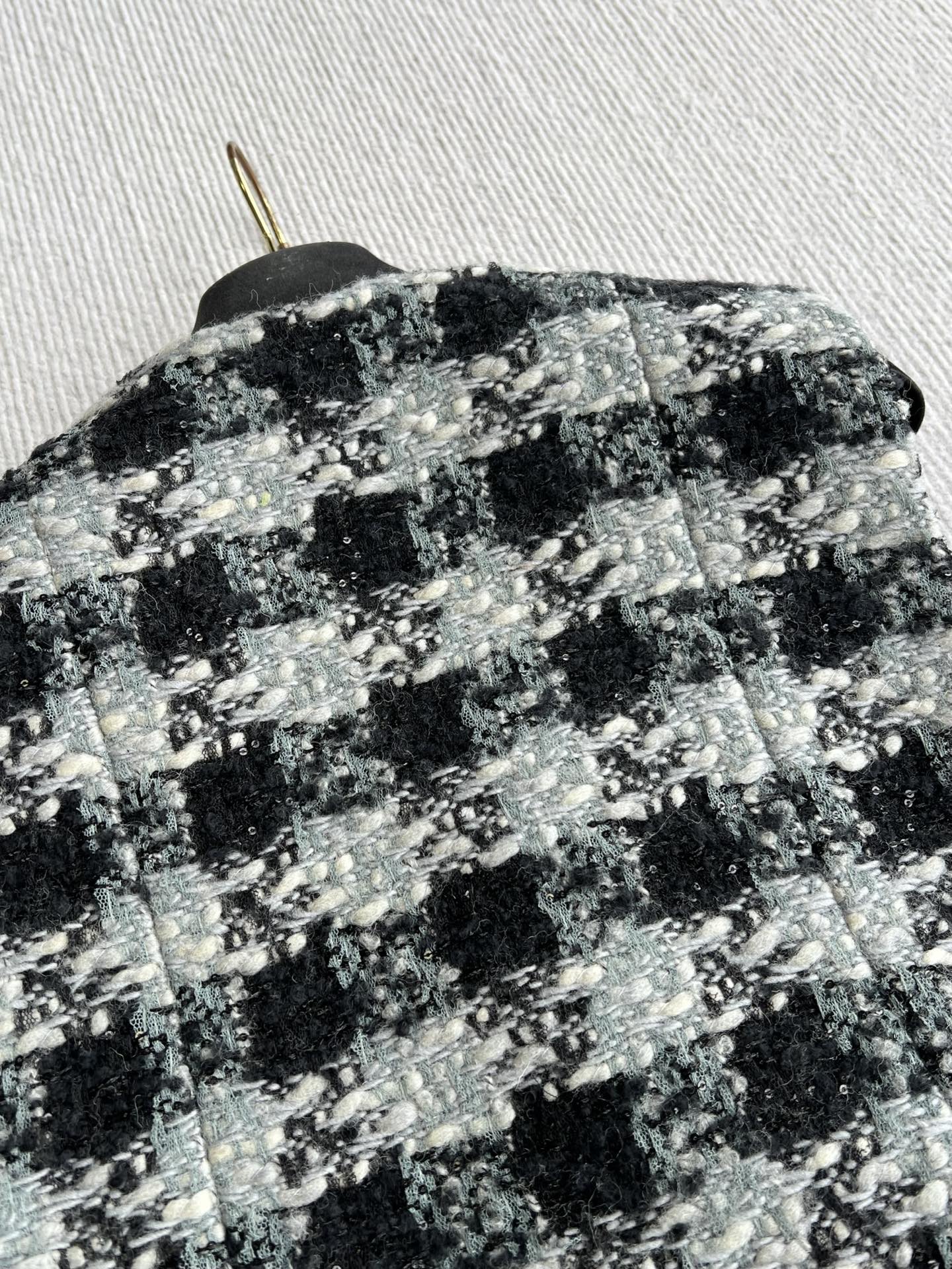 Chanel 2025 Plaid Tweed Vest Jacket Black Wool Polyester 325379