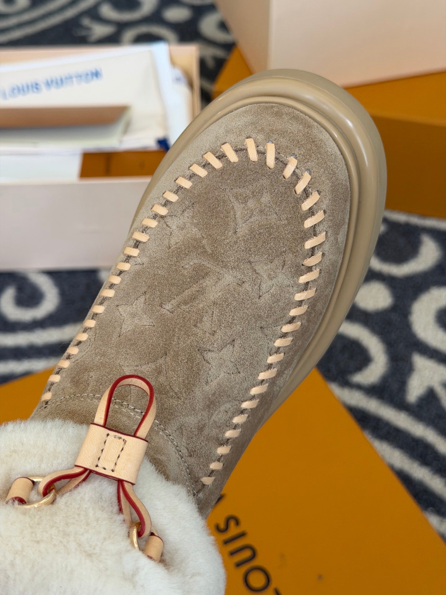 LV 25 Snow Boots Beige Suede Wool 576949