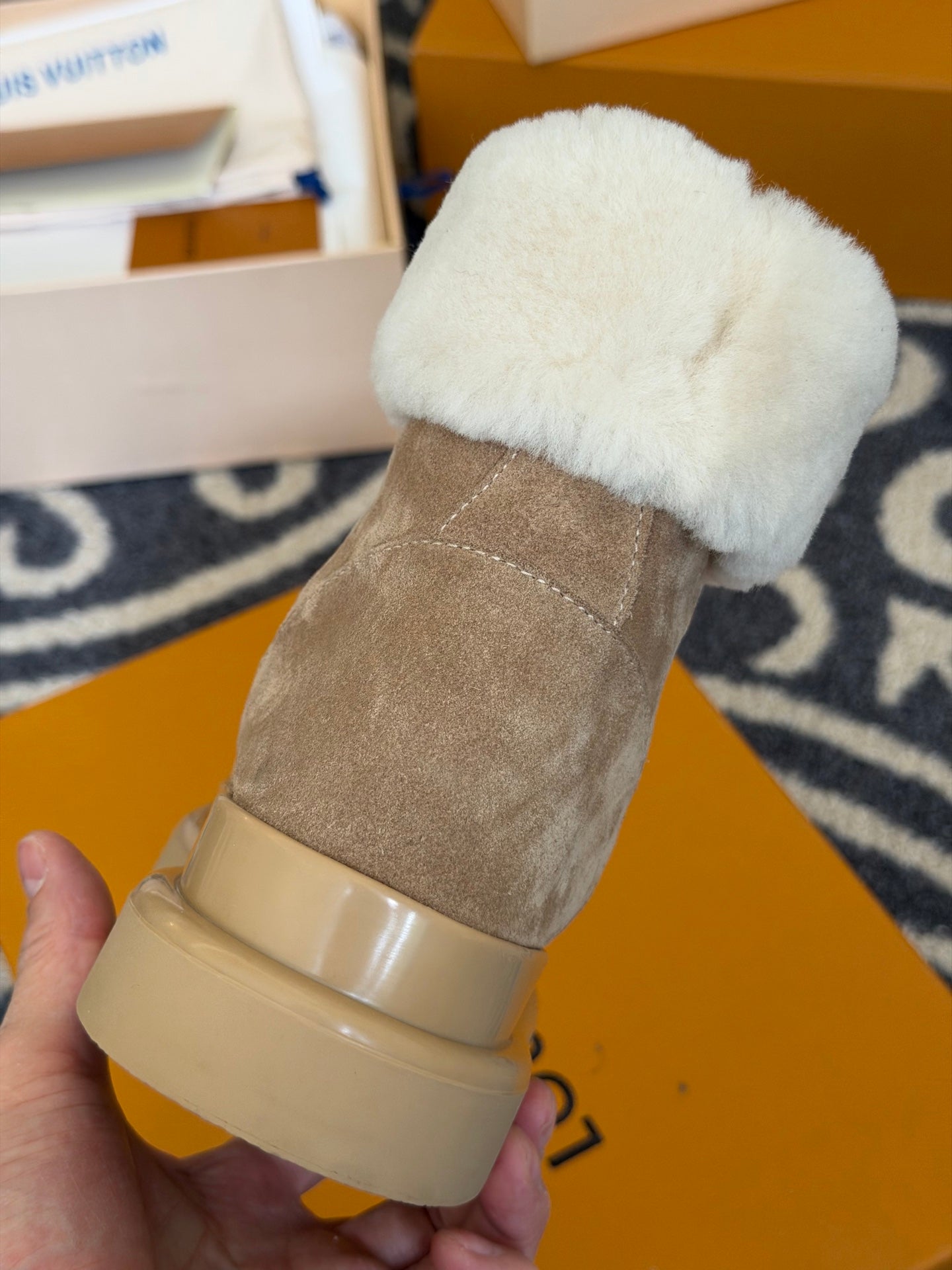 LV 25 Snow Boots Beige Suede Wool 576949