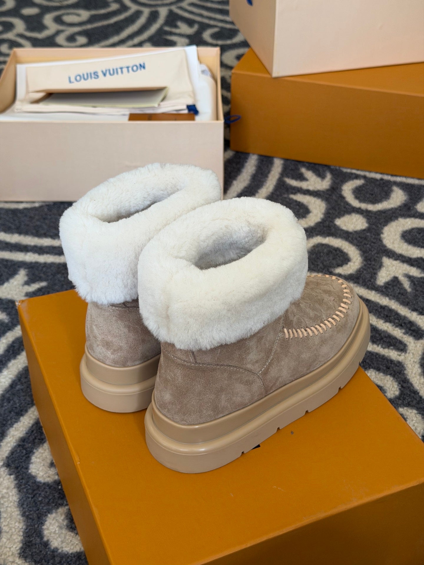 LV 25 Snow Boots Beige Suede Wool 576949