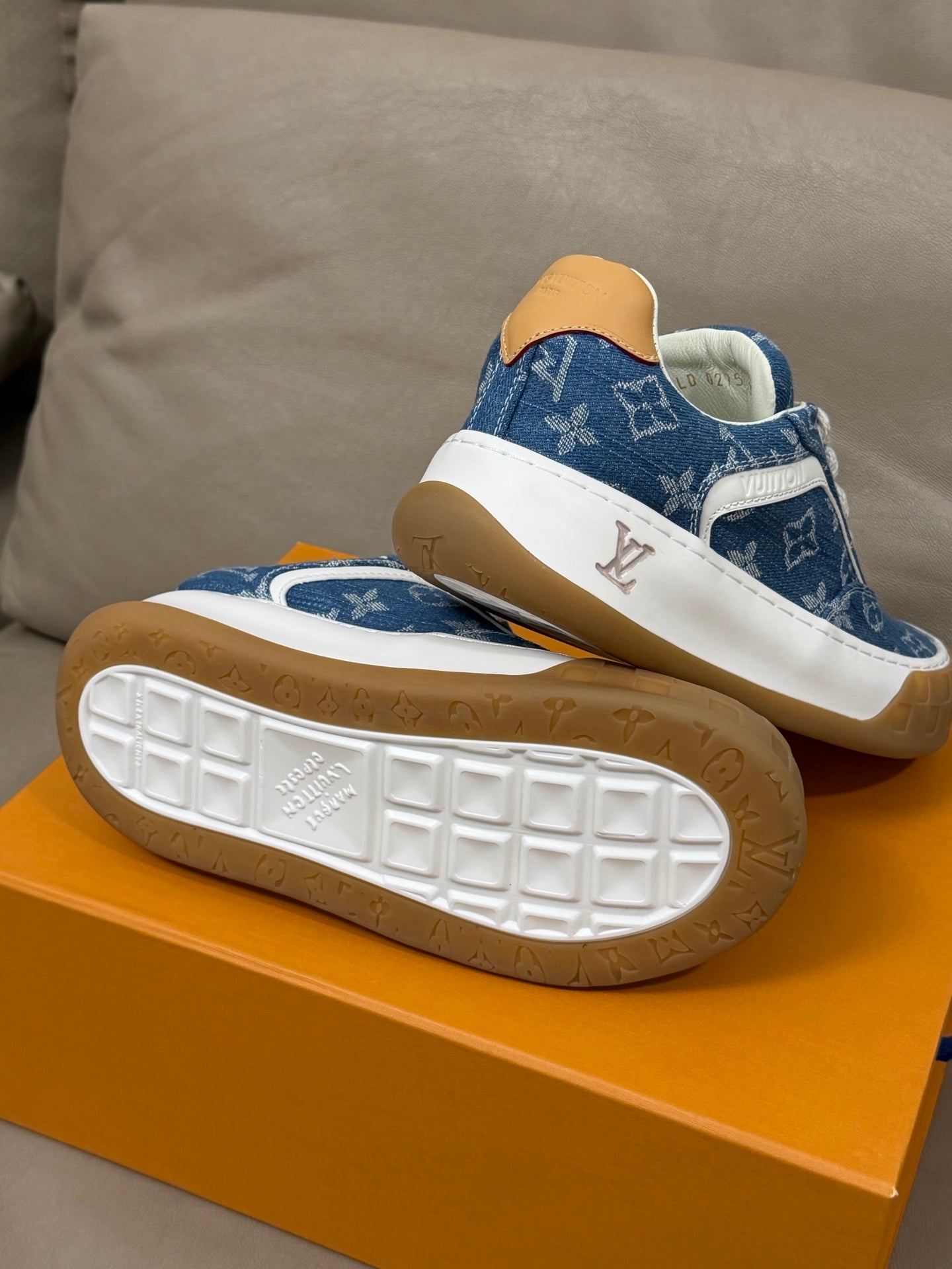 LV 25 Oversized Sneakers Blue Denim 576957
