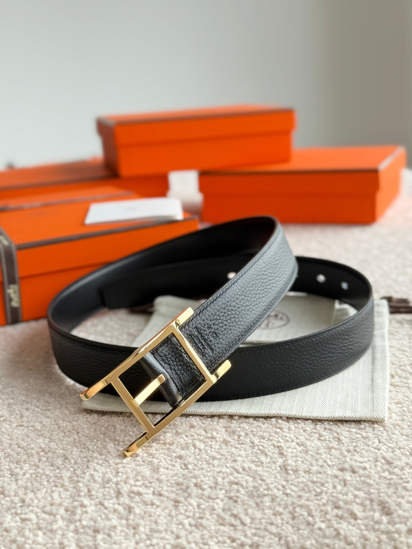 HM Gold Quentin Reversible 32mm Belt Black Leather 188087