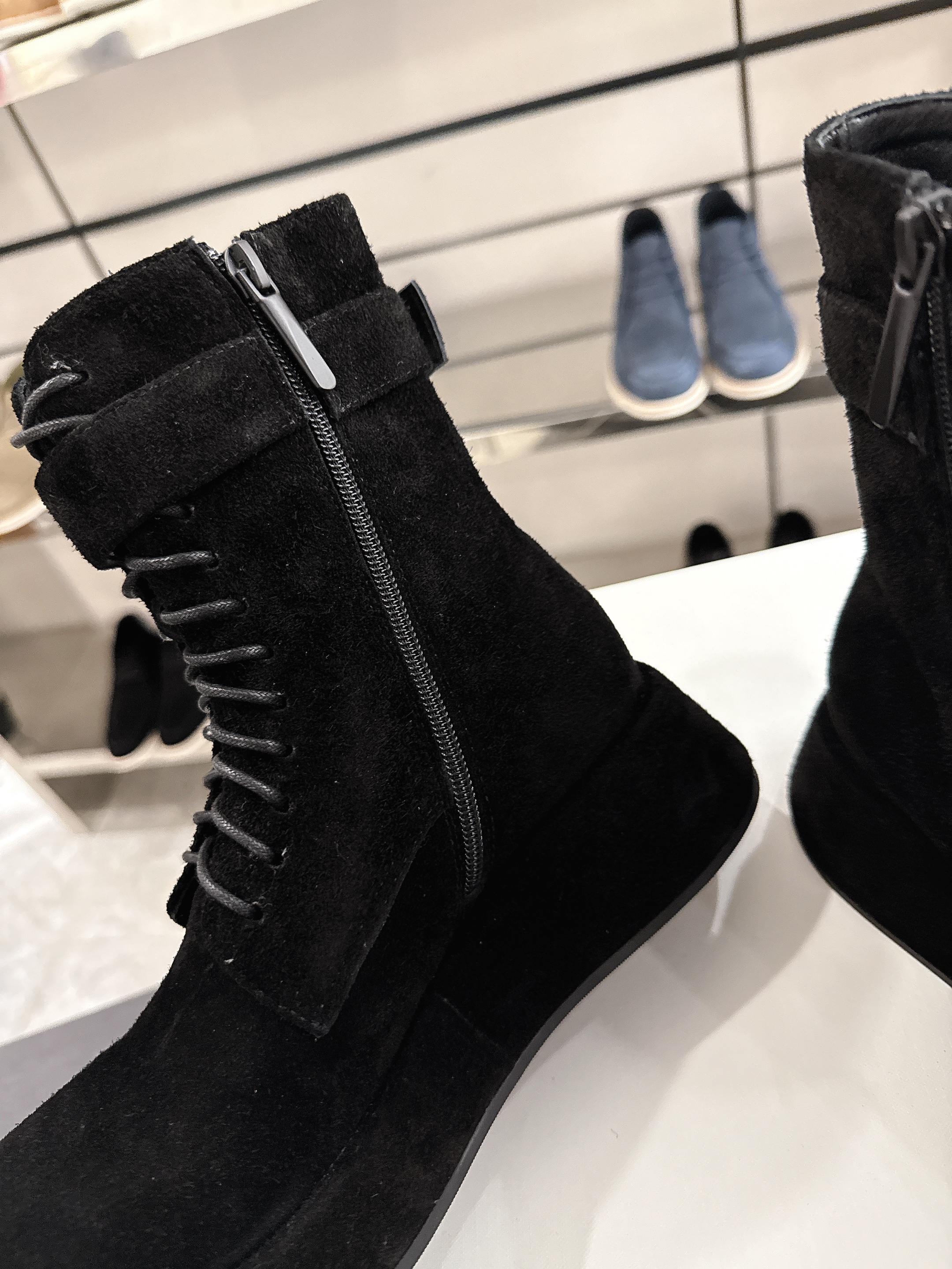 The Row 2025 Lace-up Boot Black Suede 543368