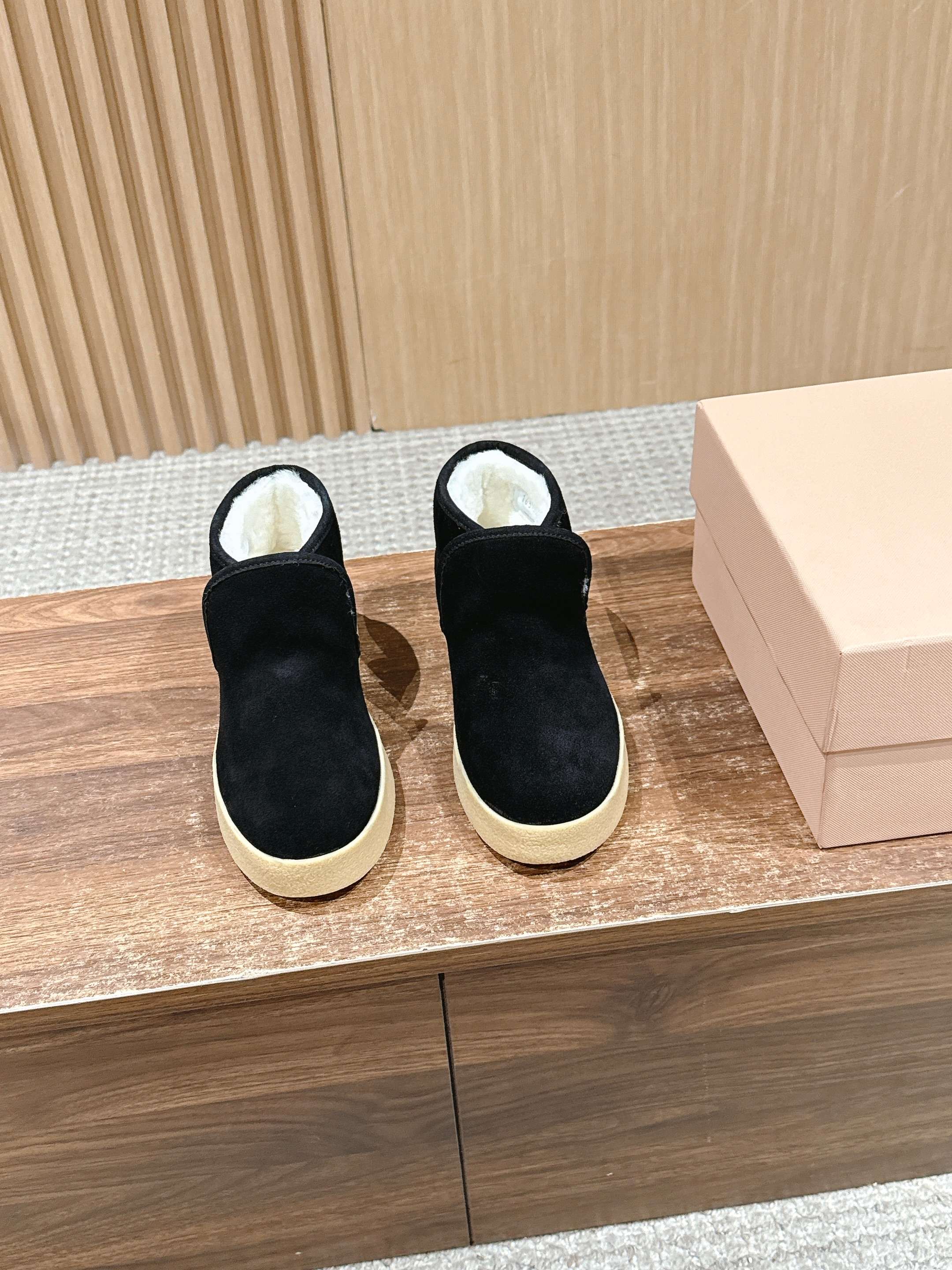 Miumiu 25 Slip-on Boot Black Mix White Suede Wool 553704